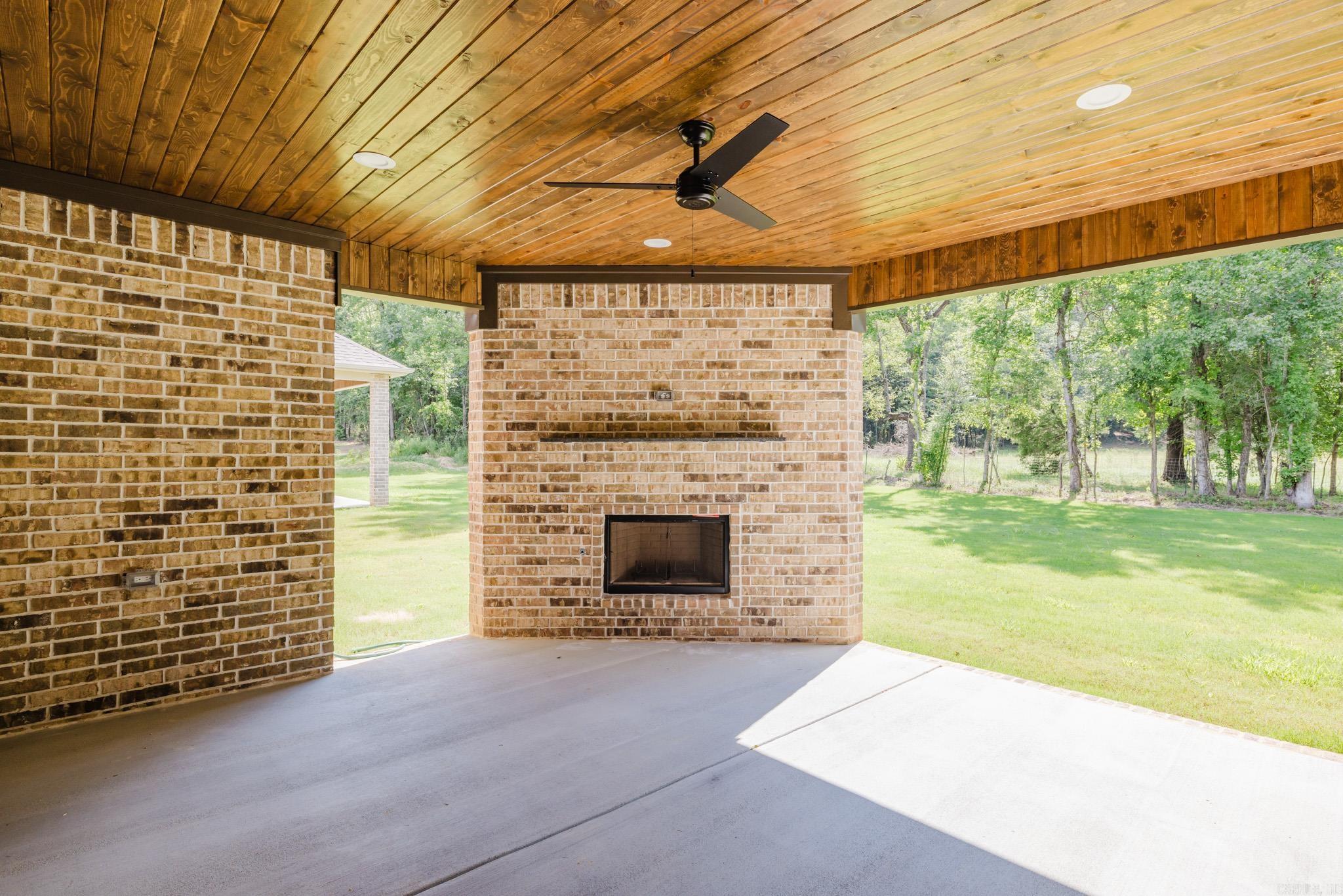 7105 Cold Creek Drive Property Photo 2