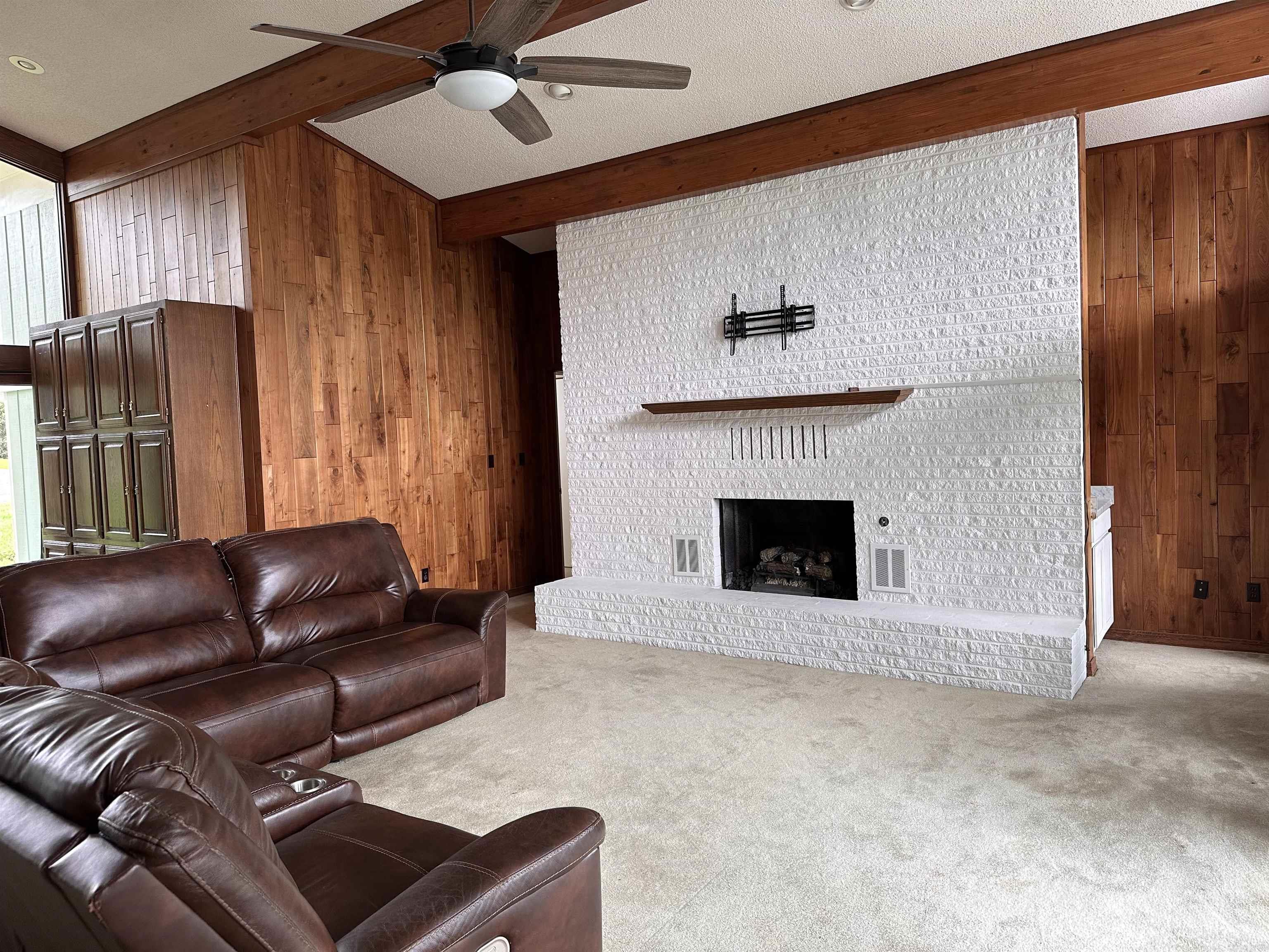 1624 S Lakewood Street Property Photo 3