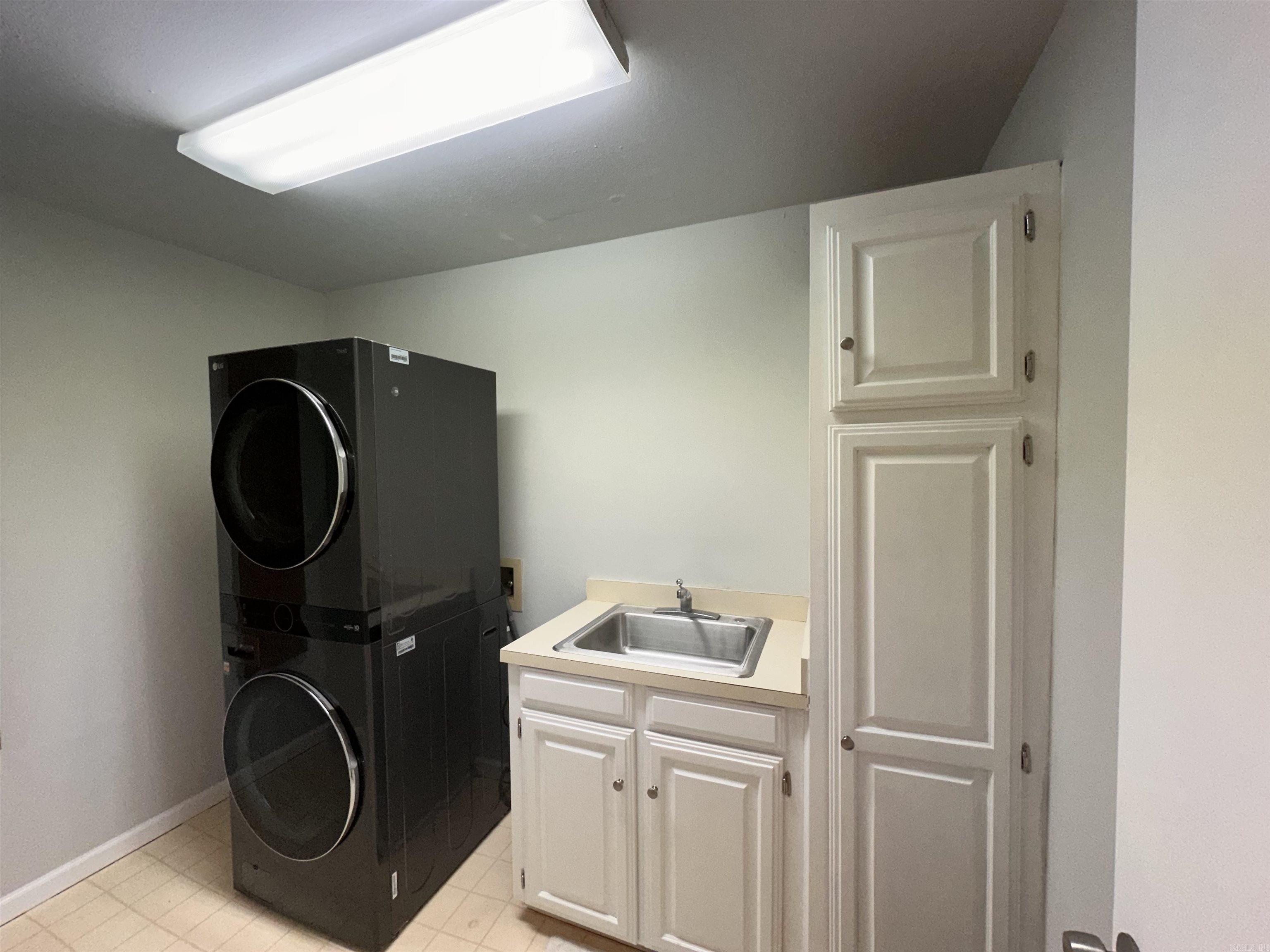 1624 S Lakewood Street Property Photo 12