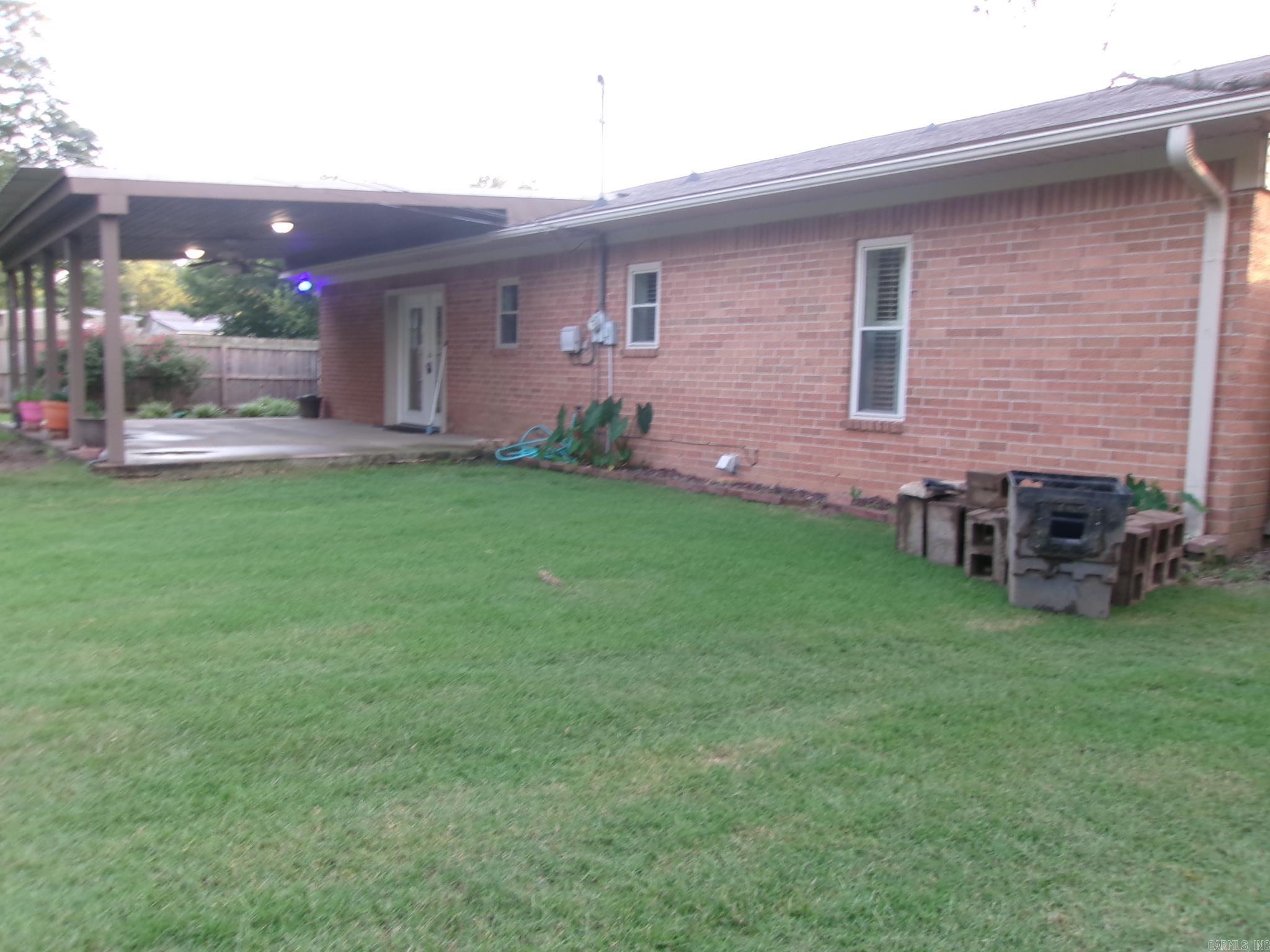 202 Arkansas St Property Photo 2