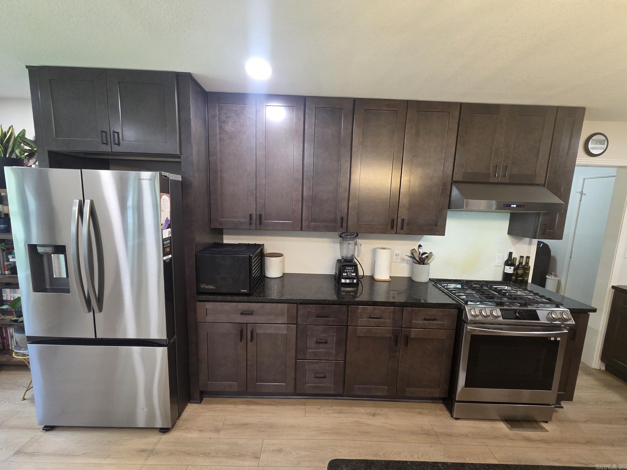 1101 N Cedar Property Photo 3
