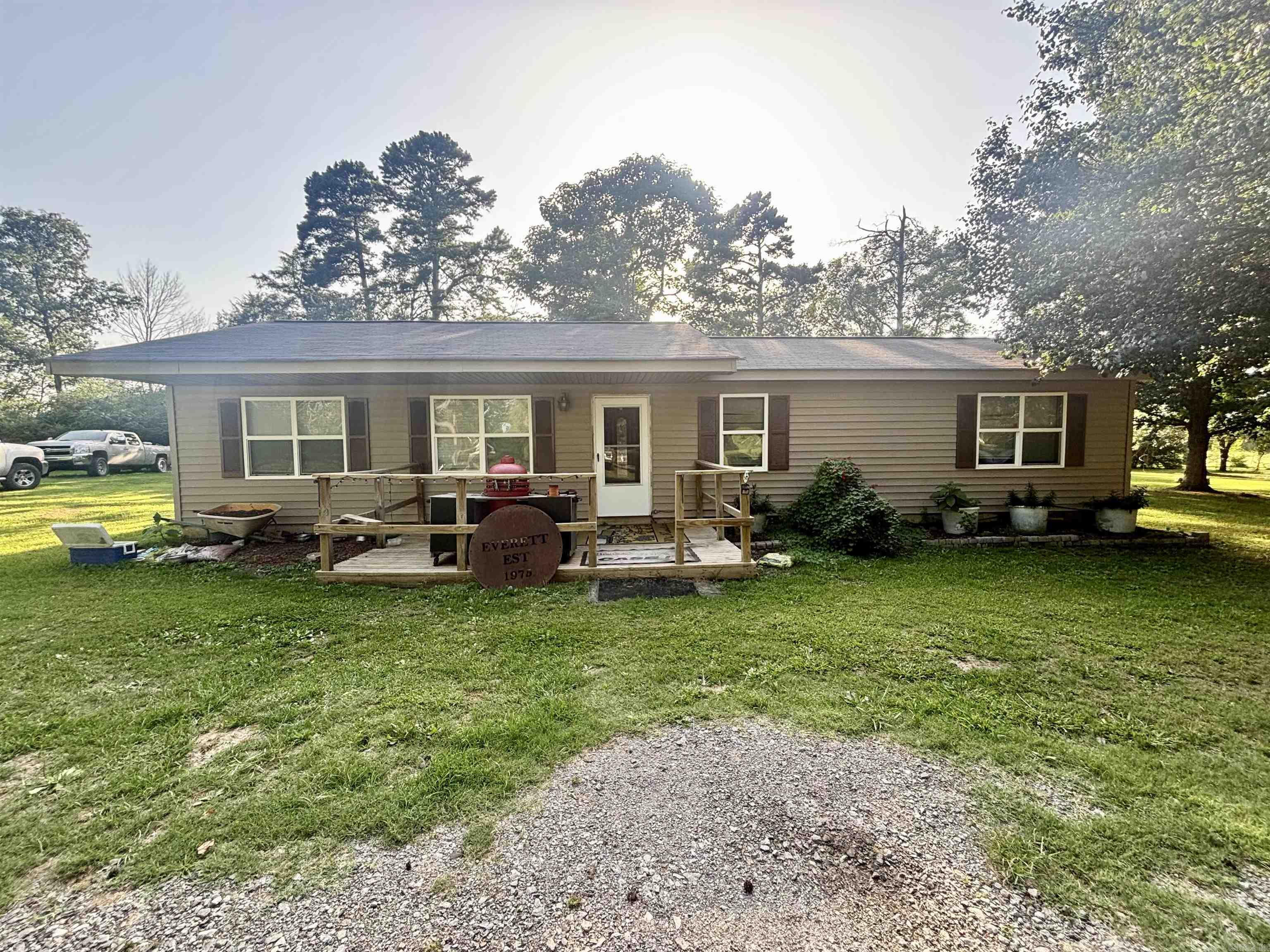 102 Hankins Lane Property Photo 1