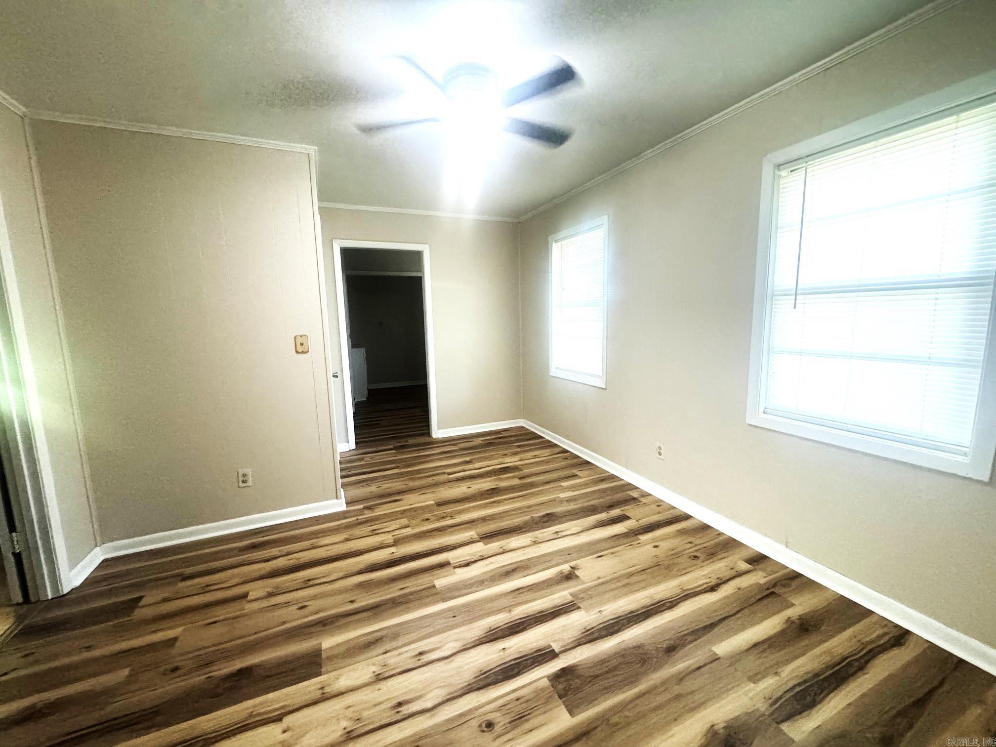109 Lombardy Ln Property Photo 6