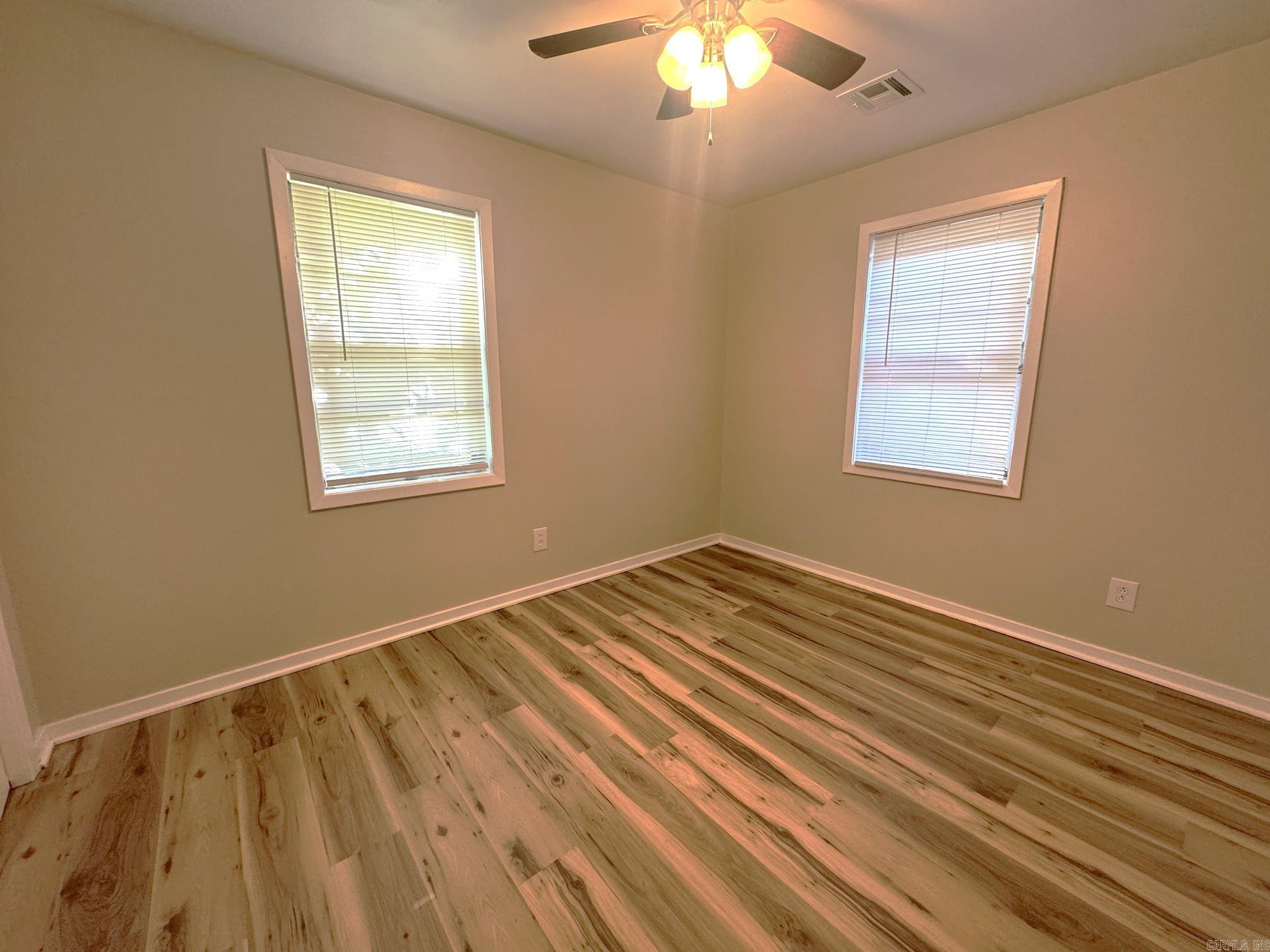 109 Lombardy Ln Property Photo 14
