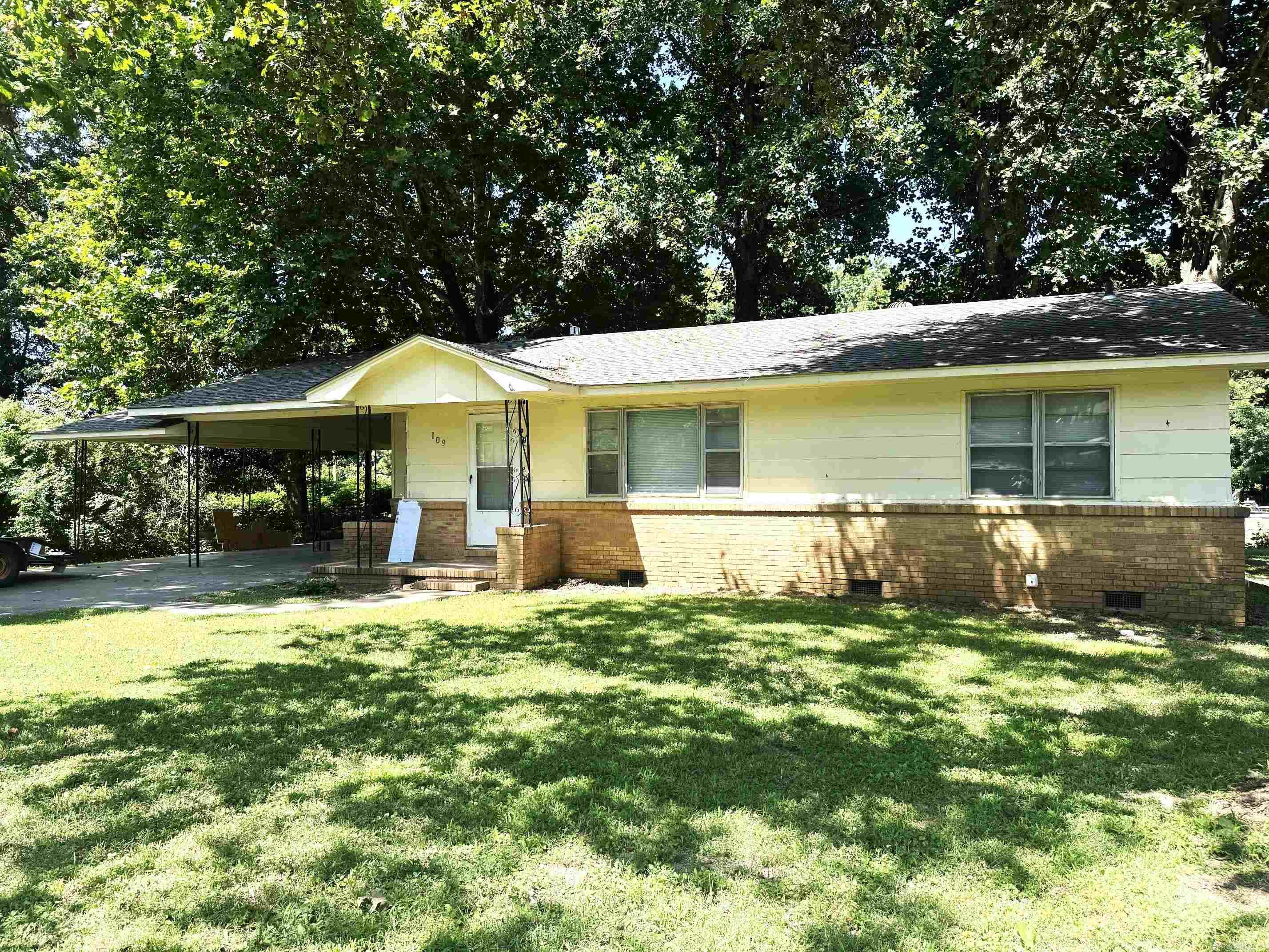 109 Lombardy Ln Property Photo 18