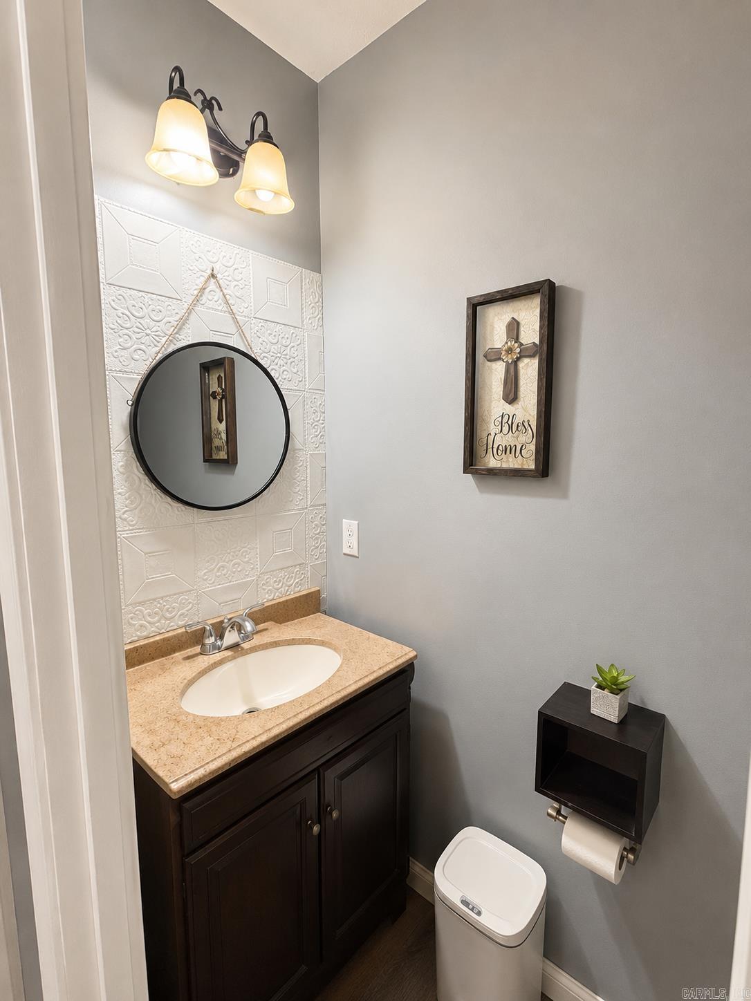 6517 Delhaven Drive Property Photo 8