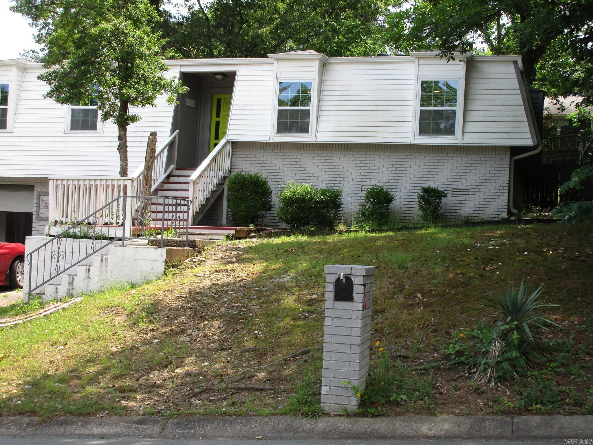 1209 E Twin Lakes Drive Property Photo 2