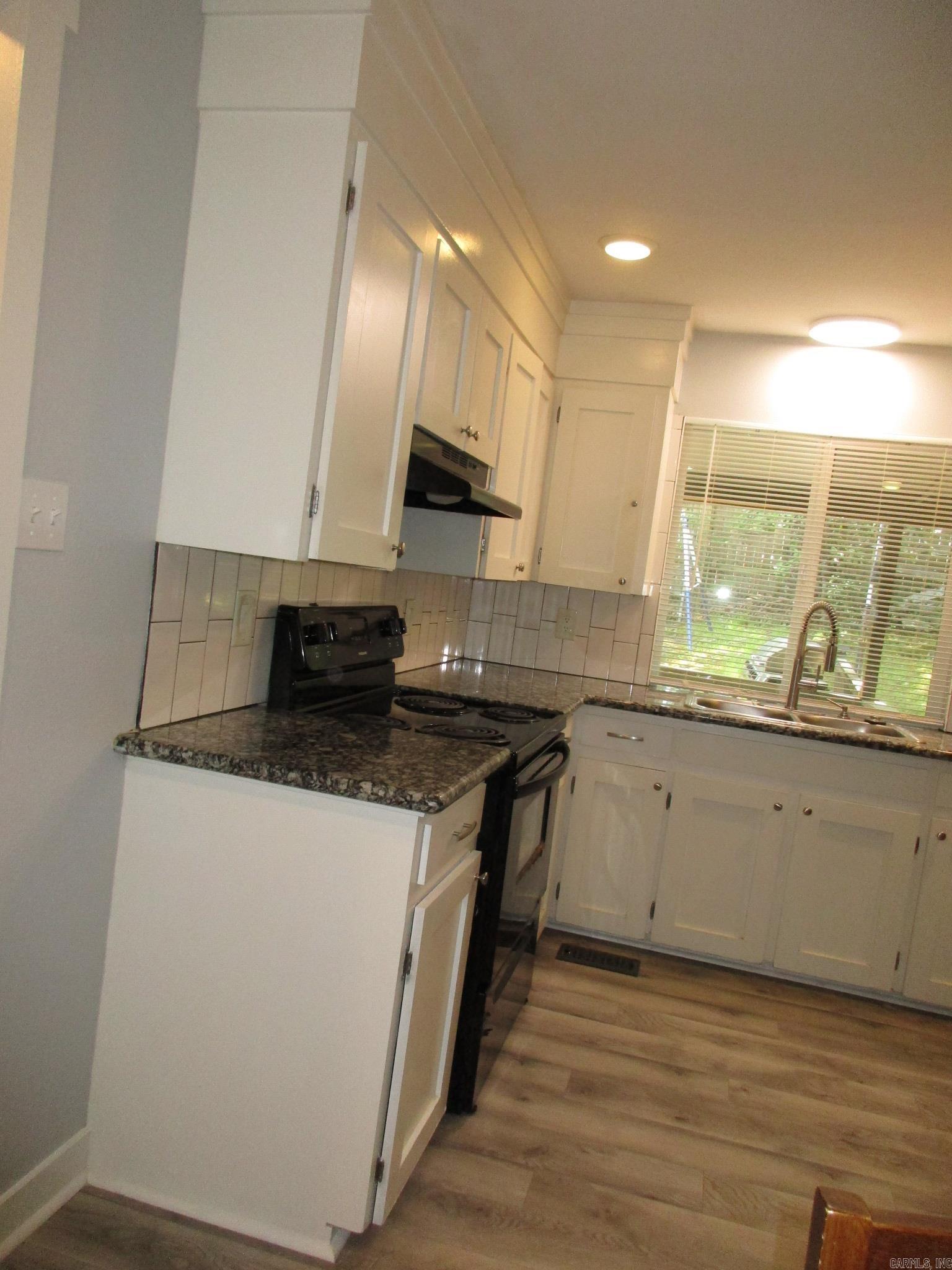 1209 E Twin Lakes Drive Property Photo 6
