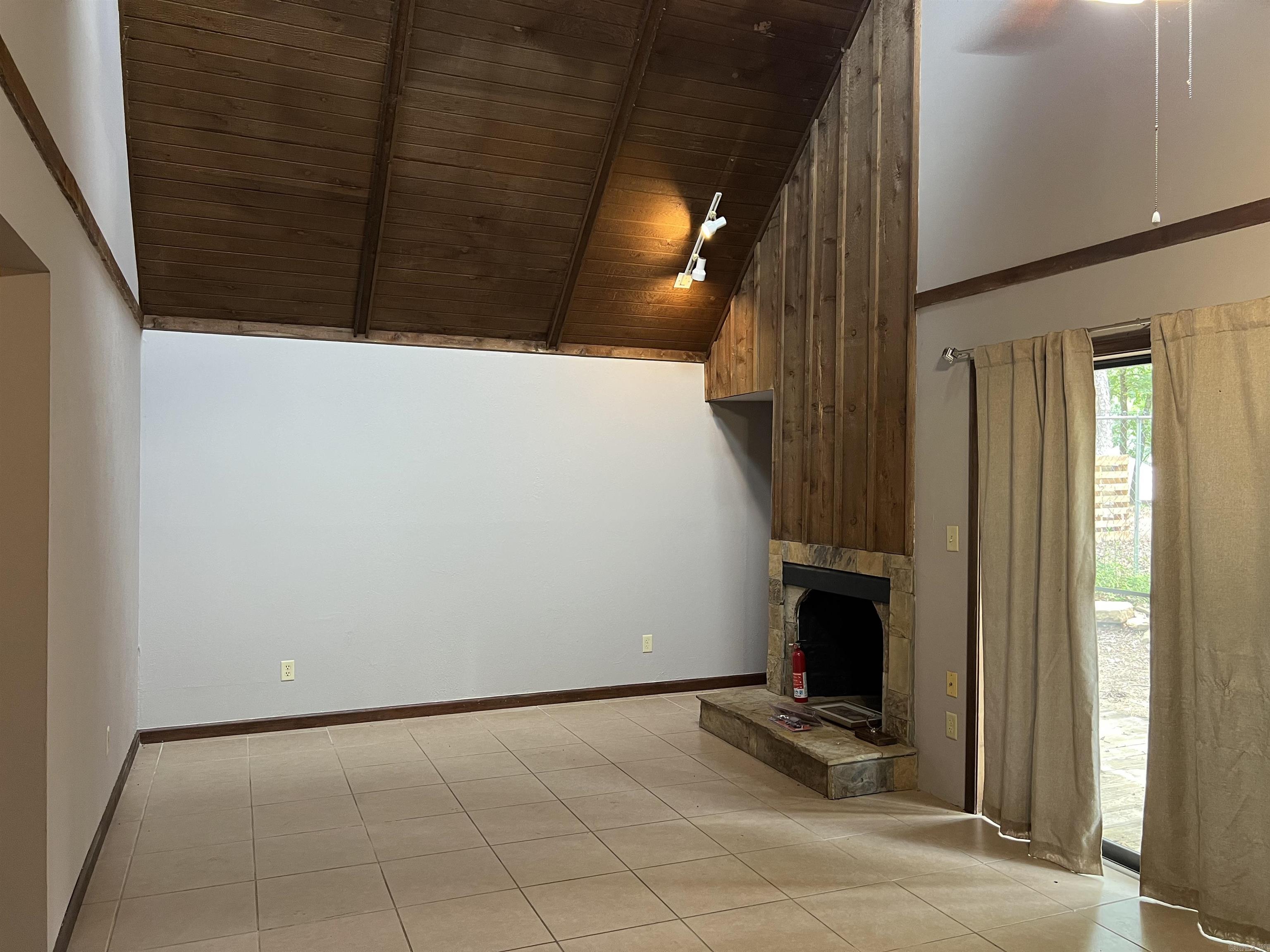 103 Shadow Ridge Dr Property Photo 14