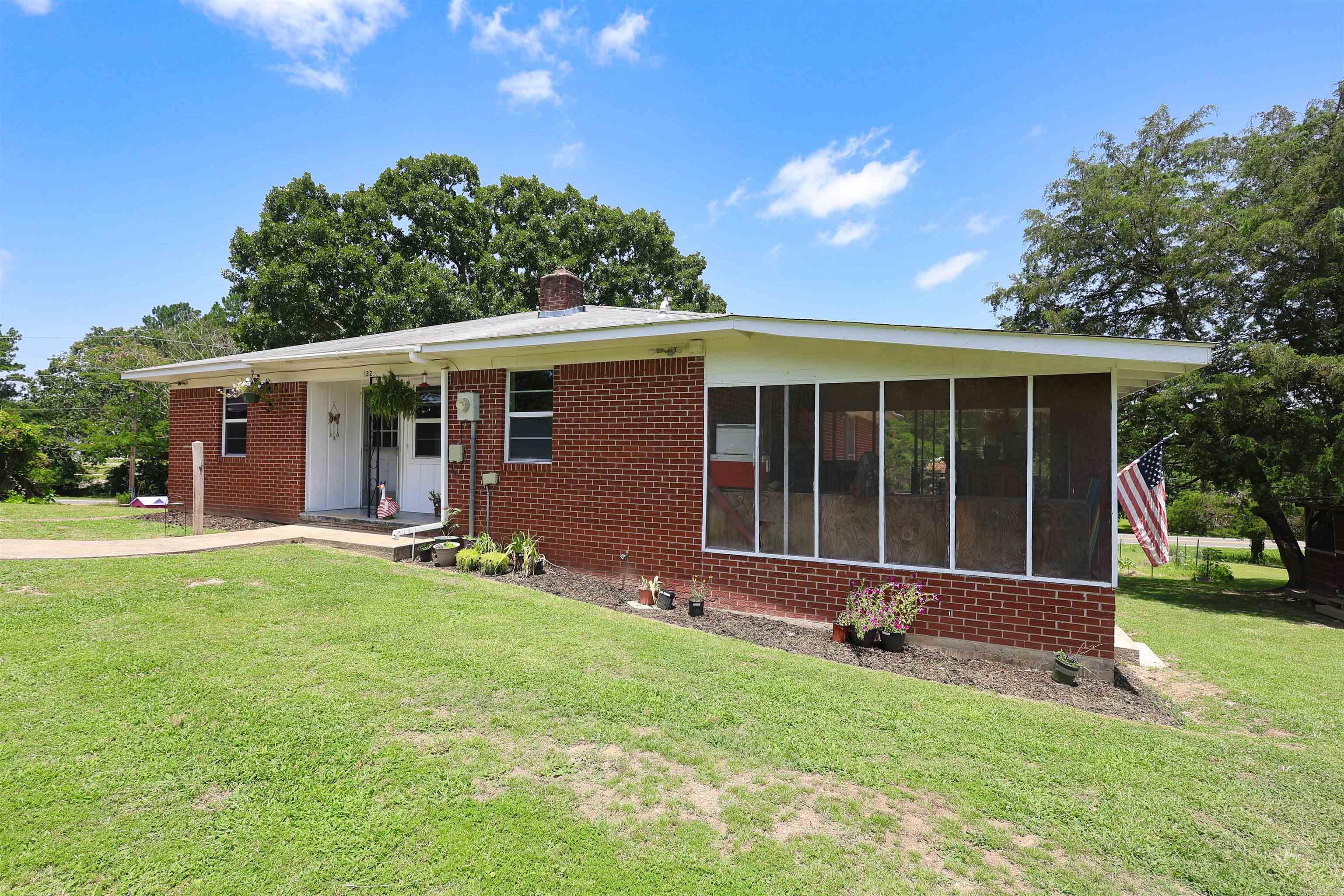 132 South Drive Property Photo 4