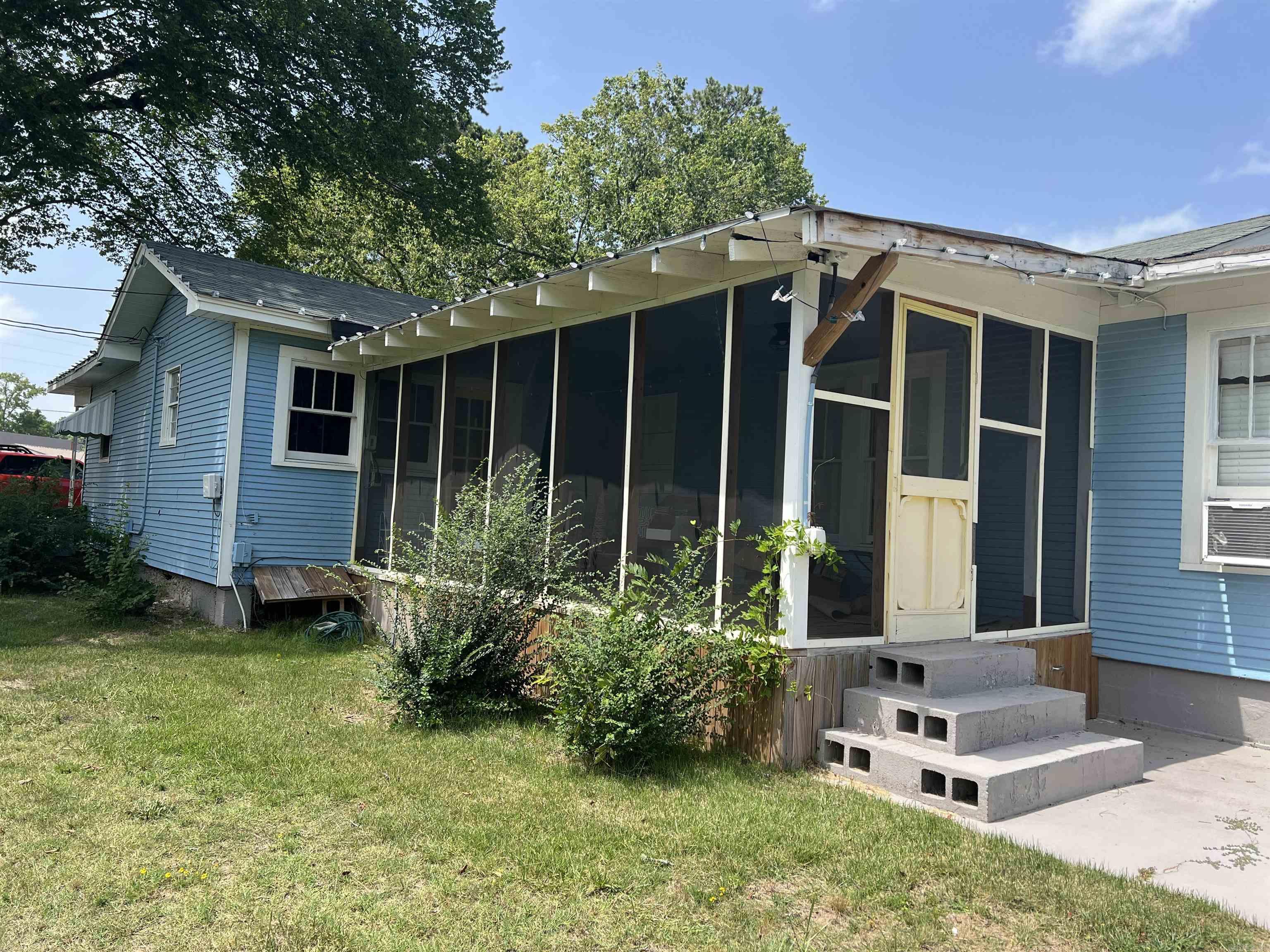 2704 N Highway 229 Property Photo 3