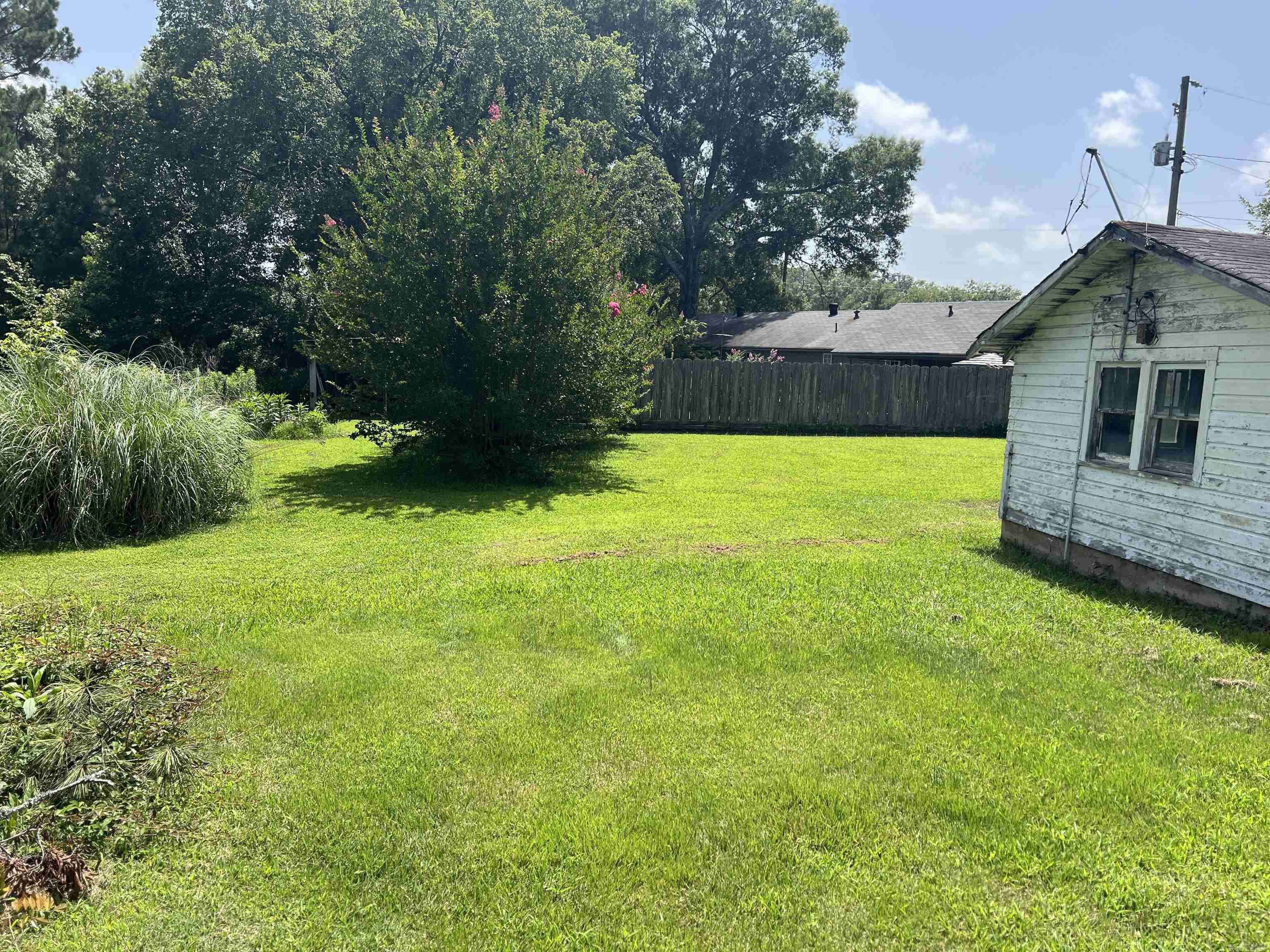 2704 N Highway 229 Property Photo 6