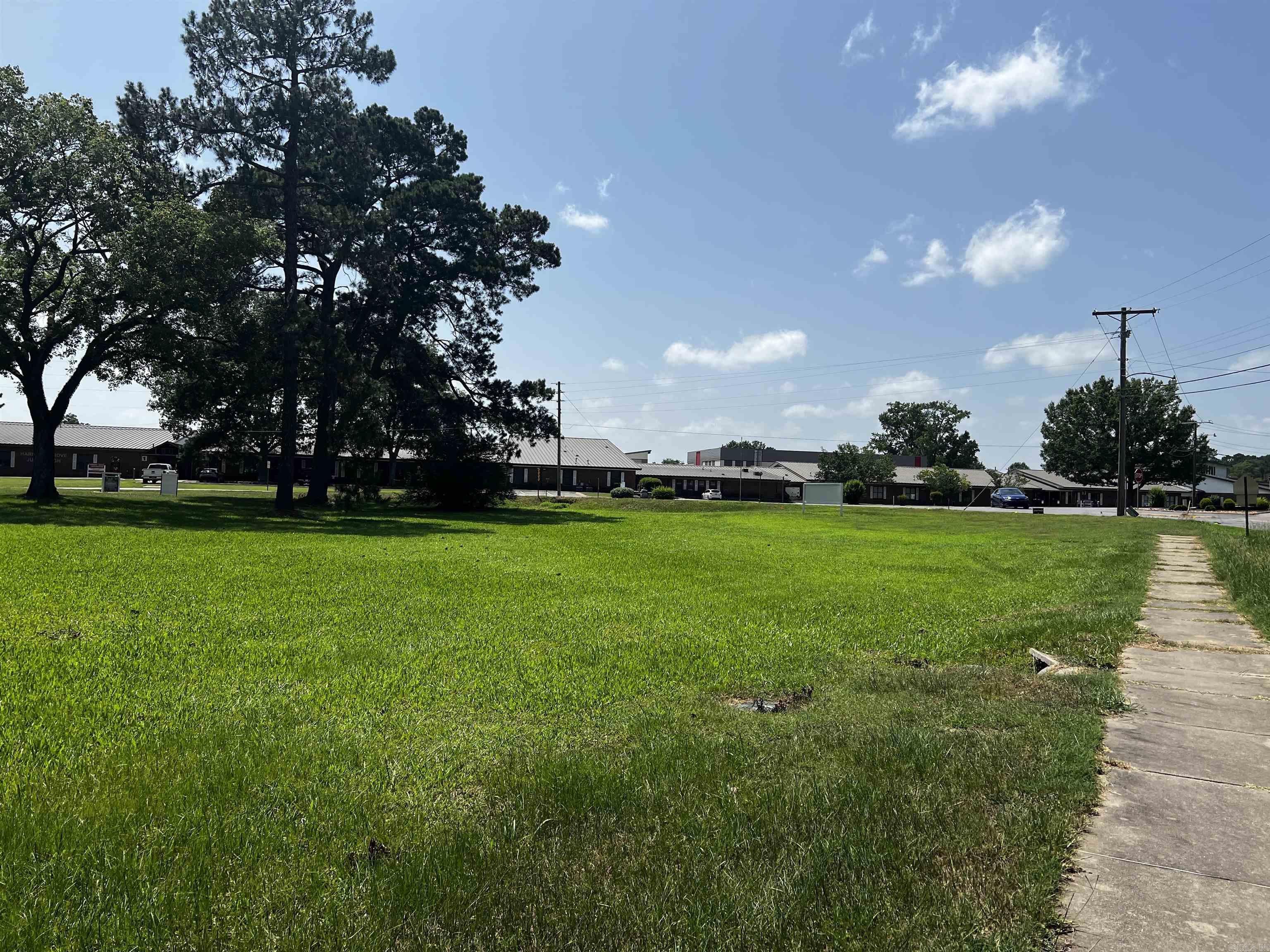 2704 N Highway 229 Property Photo 12