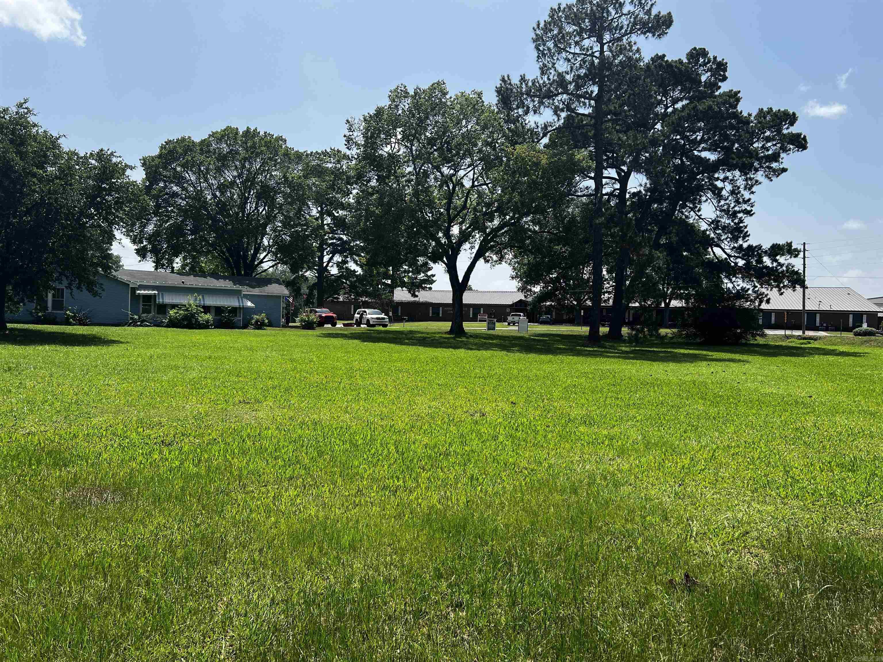 2704 N Highway 229 Property Photo 13