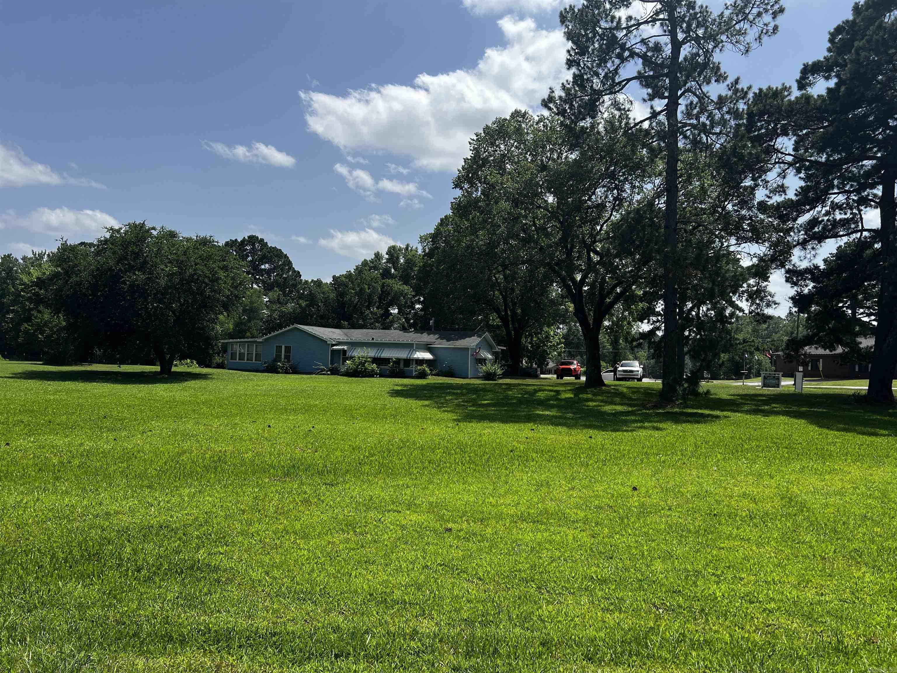 2704 N Highway 229 Property Photo 14