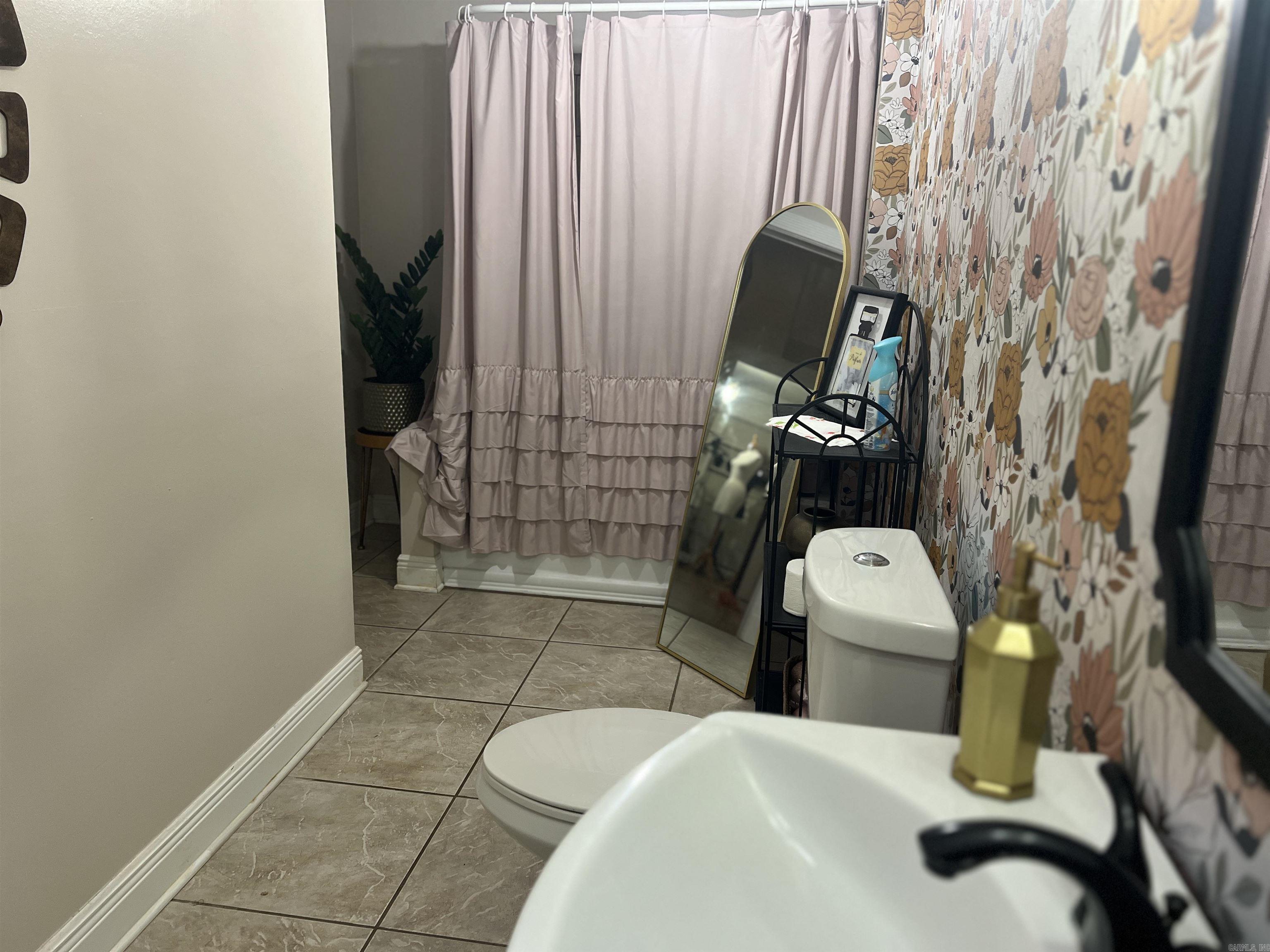 2704 N Highway 229 Property Photo 24