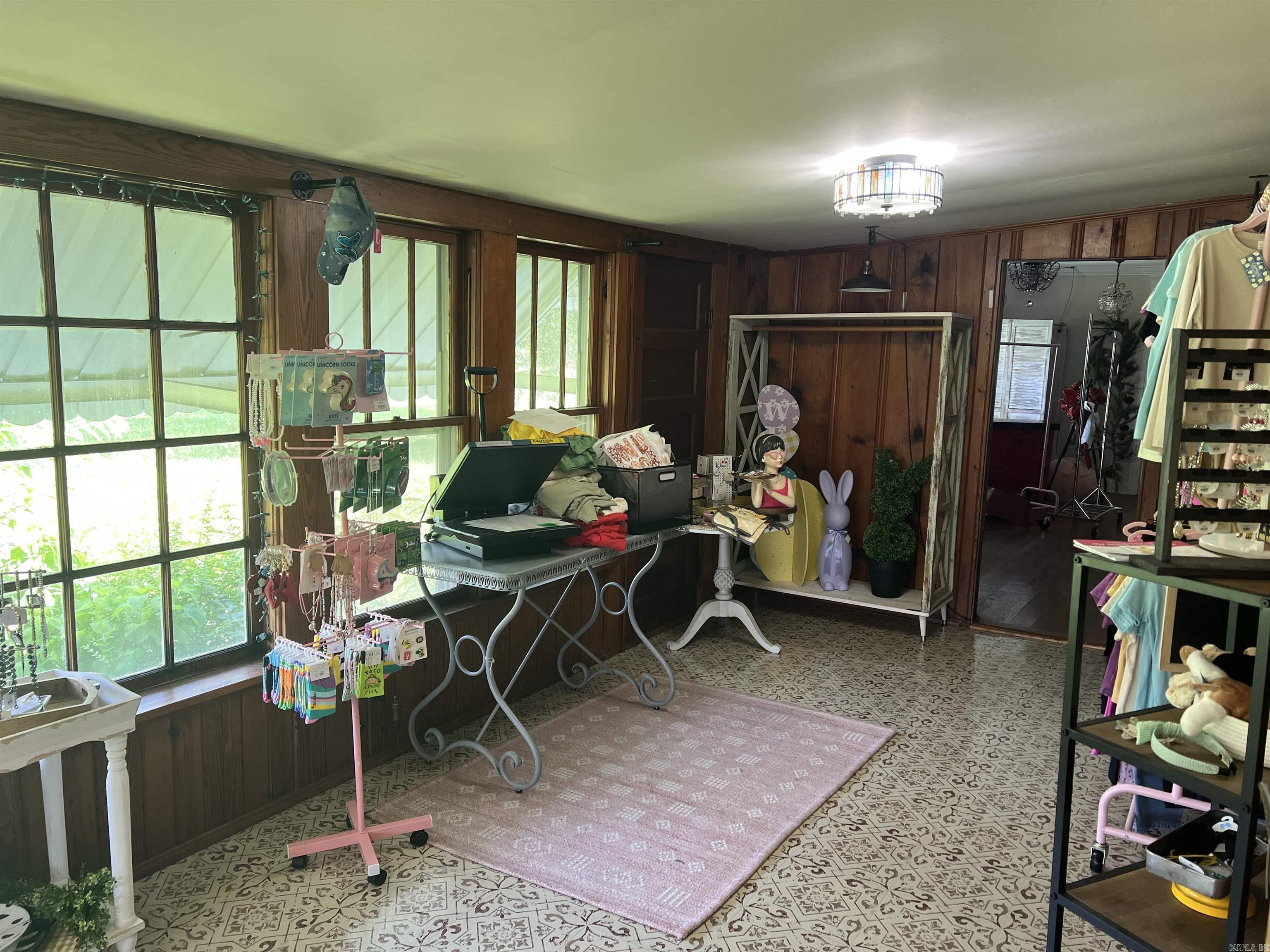 2704 N Highway 229 Property Photo 28