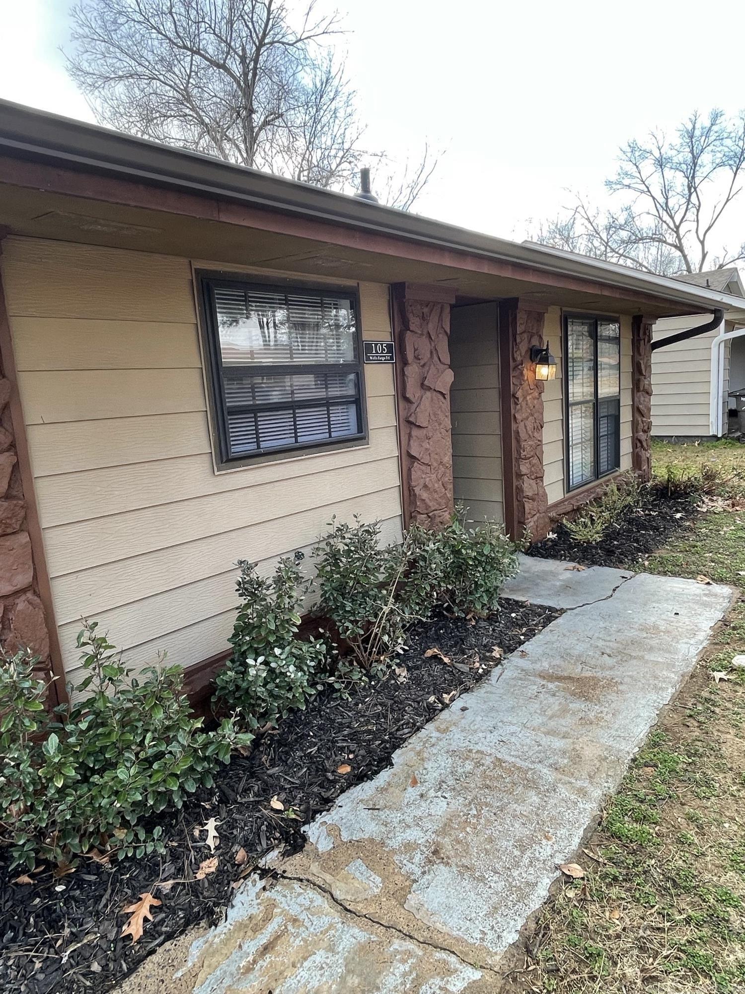 105 Wells Fargo Trl Property Photo 2