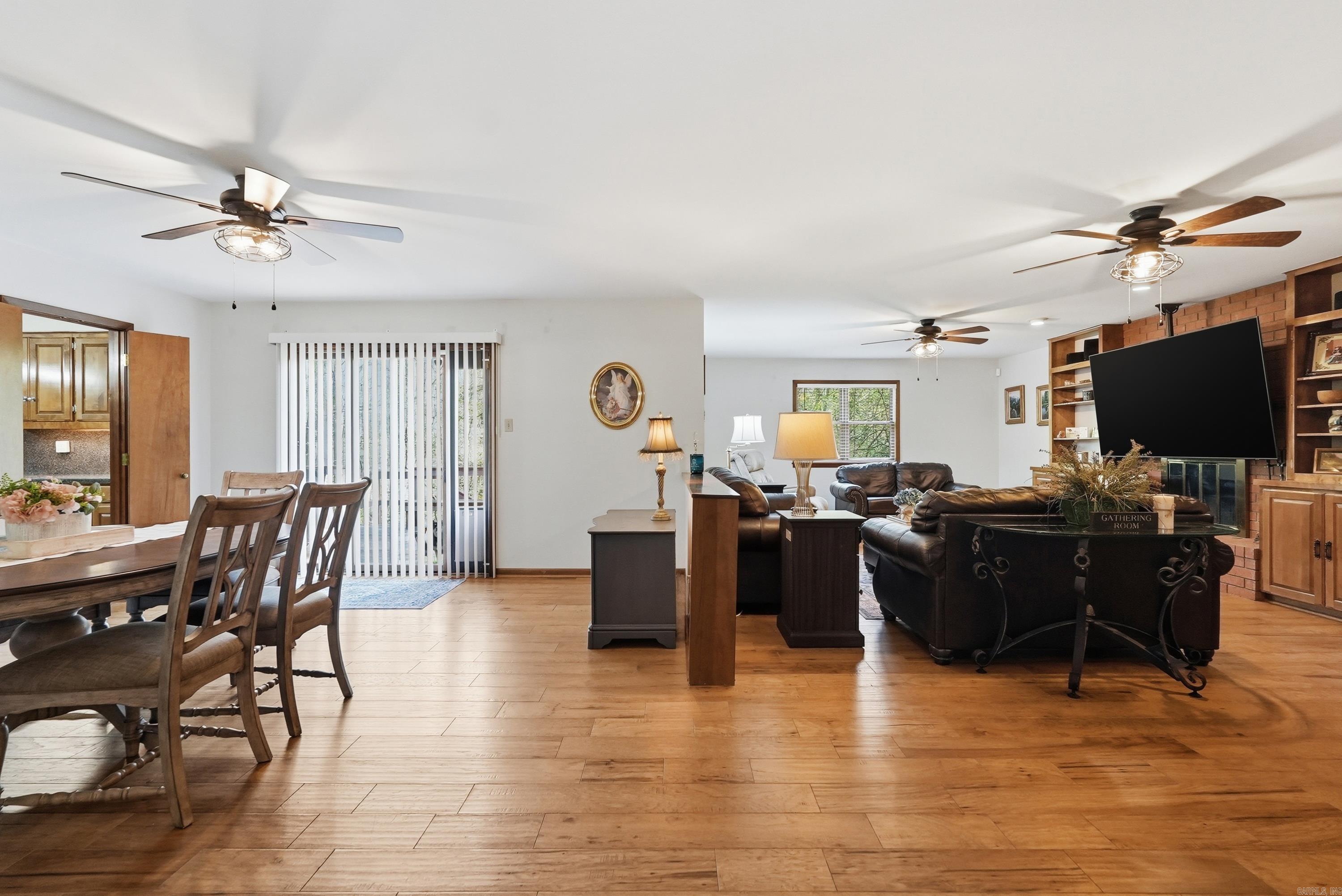 1190 Cambridge Circle Property Photo 4