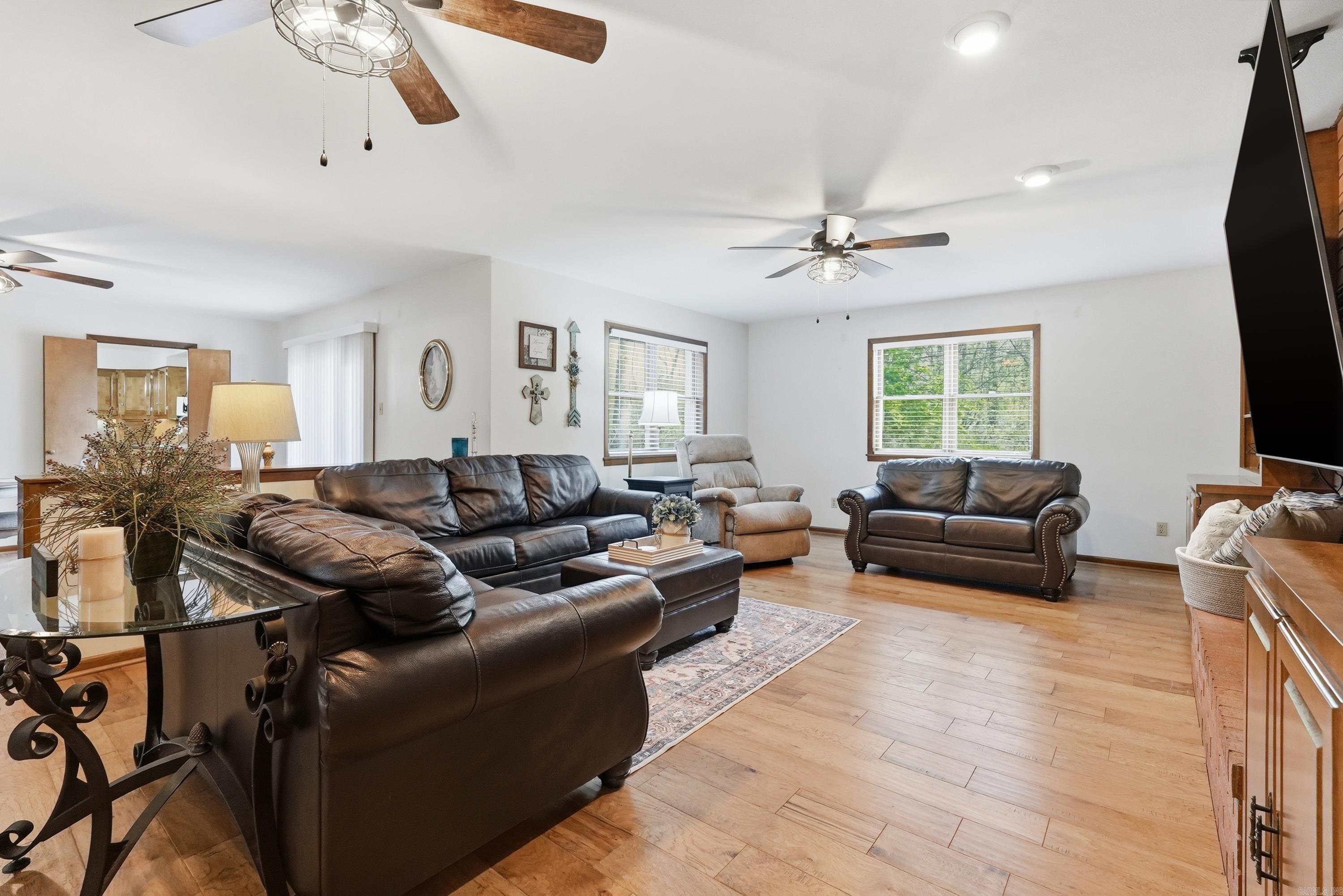 1190 Cambridge Circle Property Photo 8