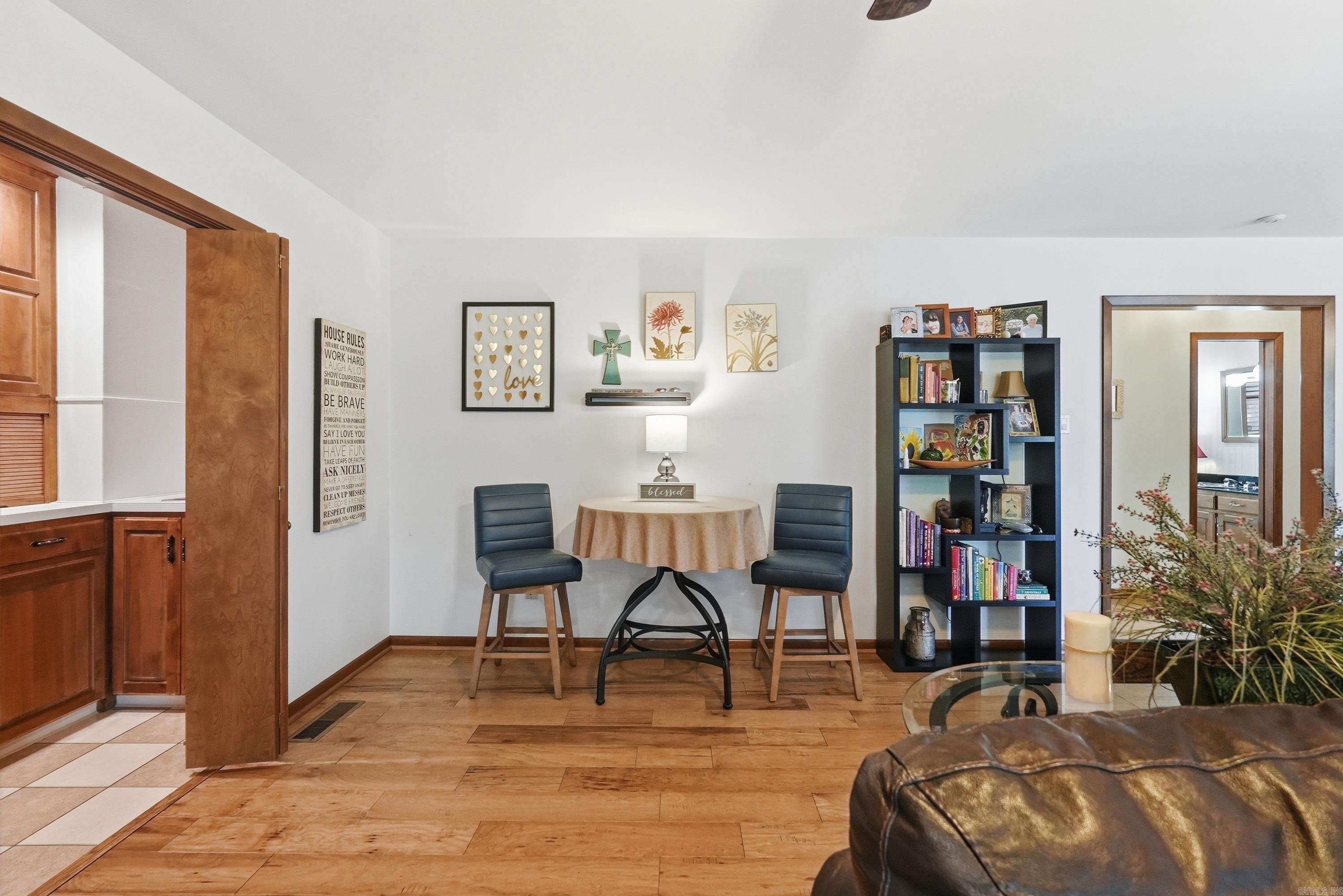 1190 Cambridge Circle Property Photo 11