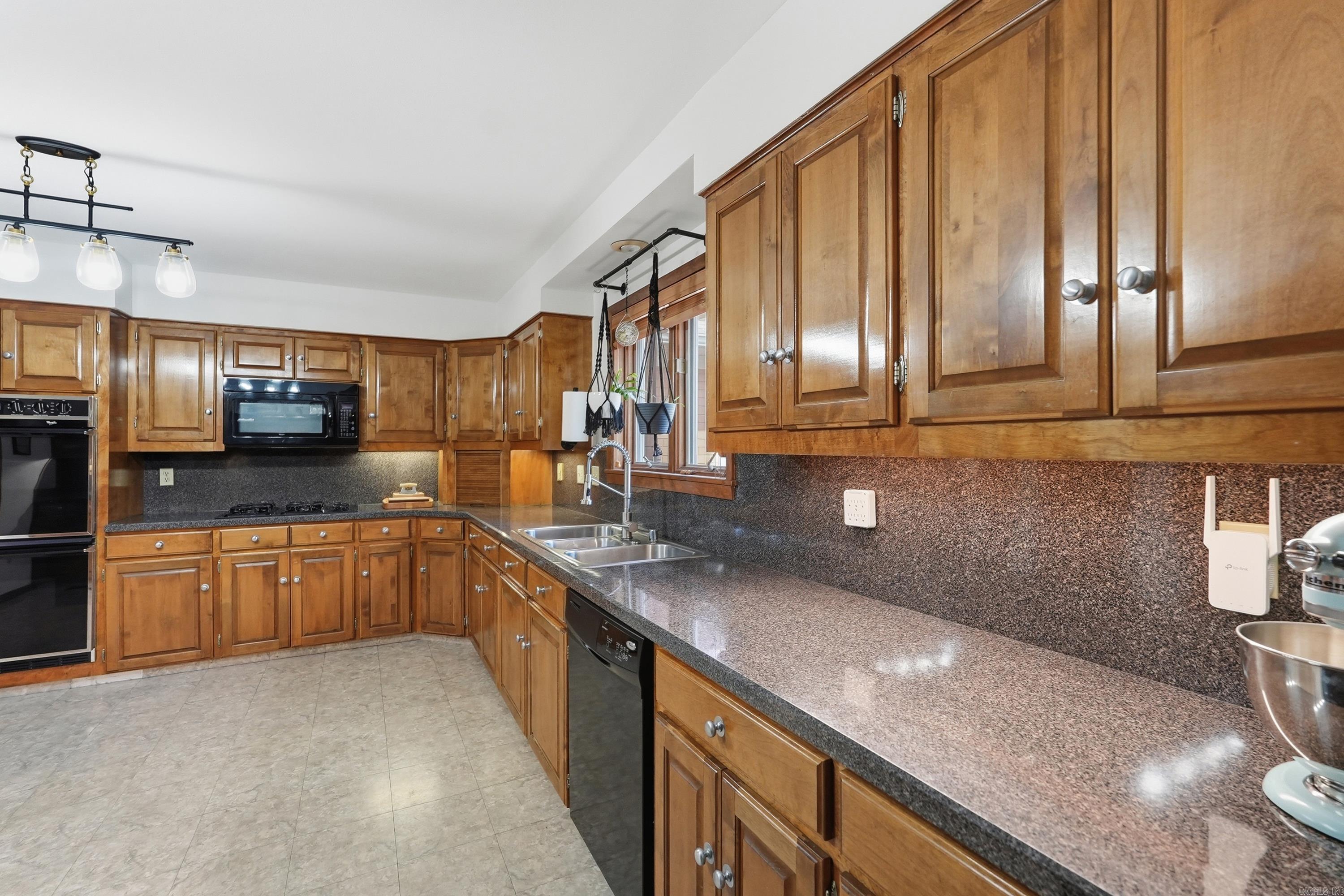 1190 Cambridge Circle Property Photo 20