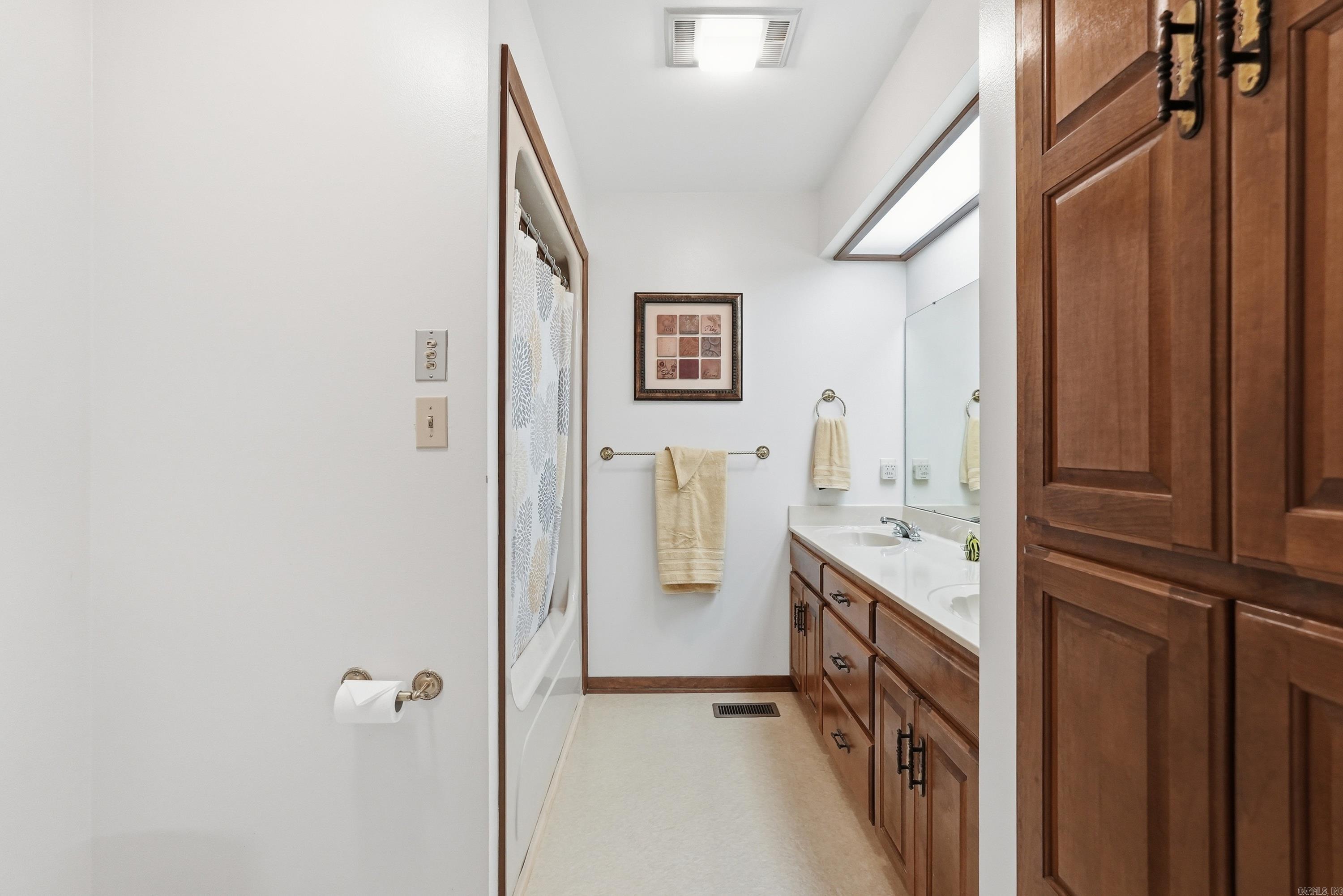 1190 Cambridge Circle Property Photo 36