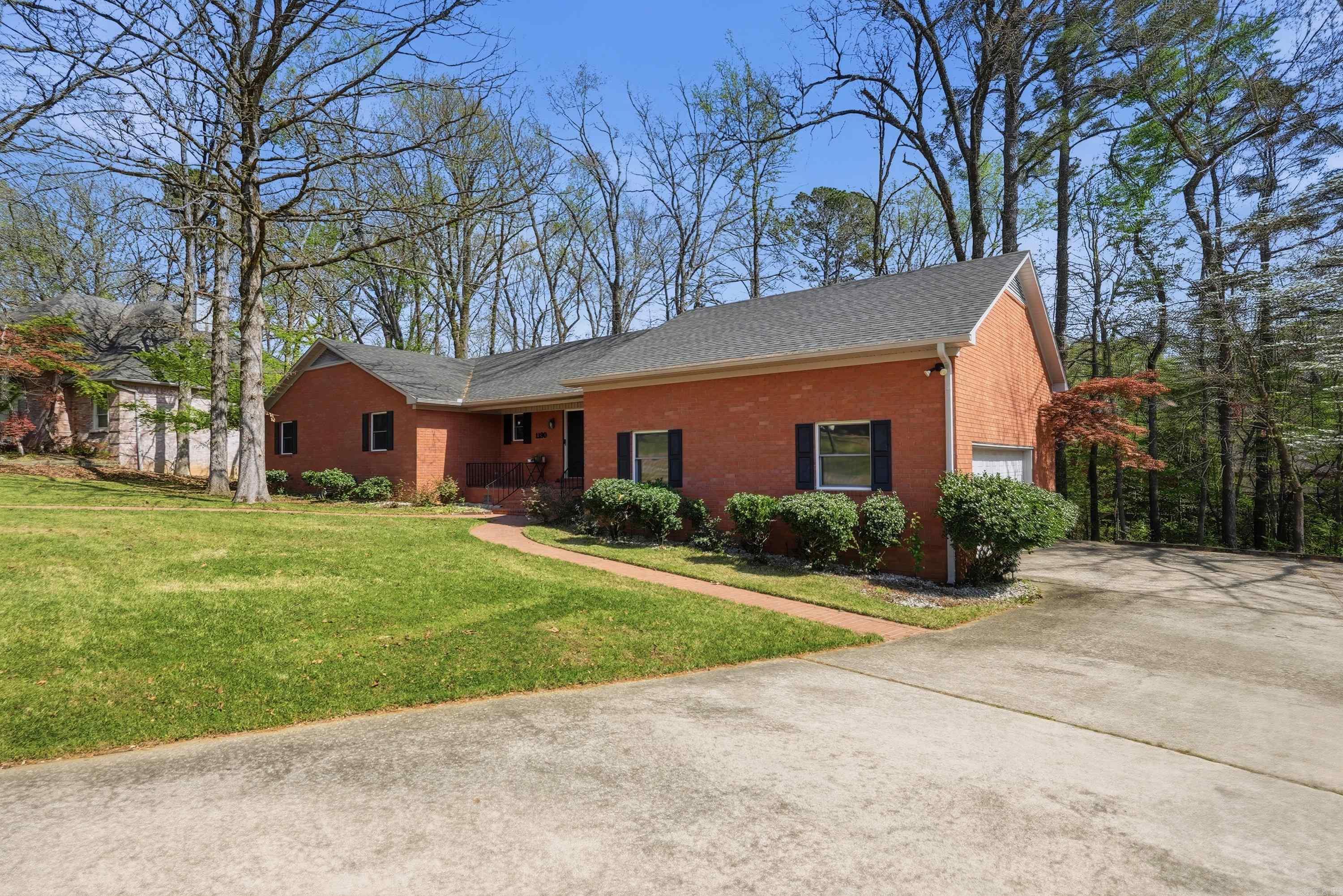 1190 Cambridge Circle Property Photo 42
