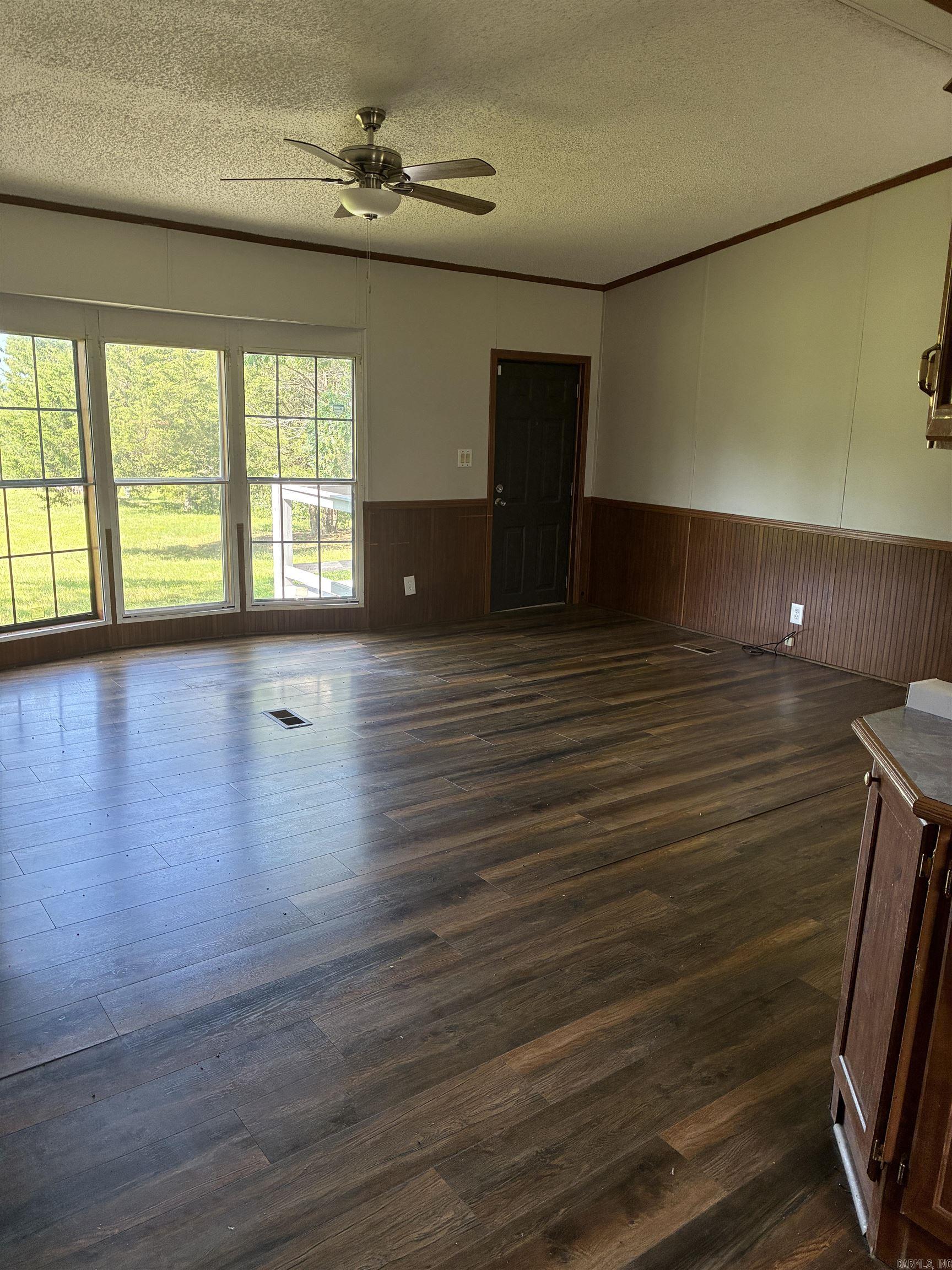 11099 Hwy 14 Property Photo 2