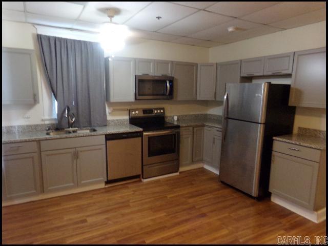 105 S Battery Street Unit B Property Photo 6