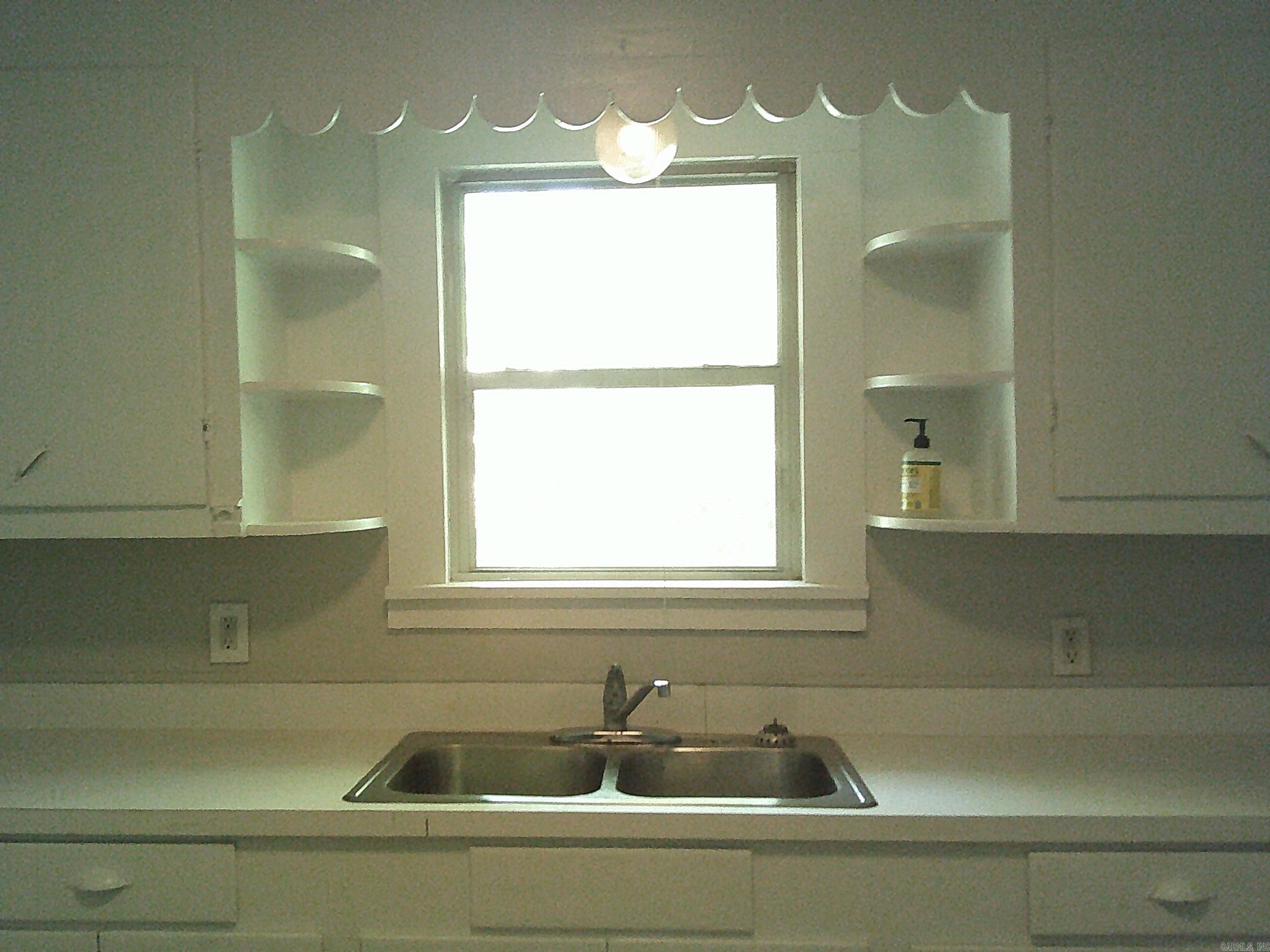 1005 Rector Property Photo 7