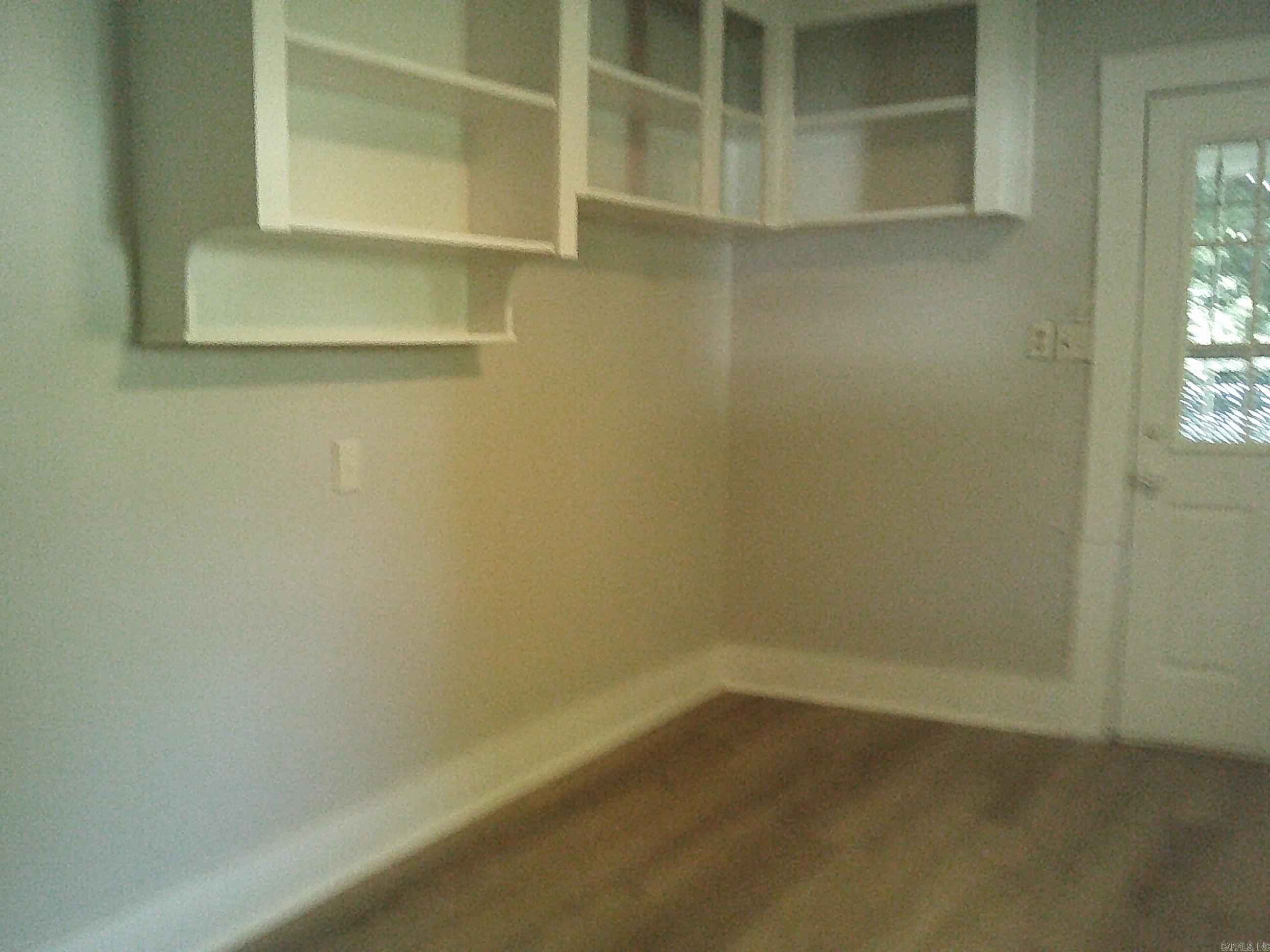 1005 Rector Property Photo 9