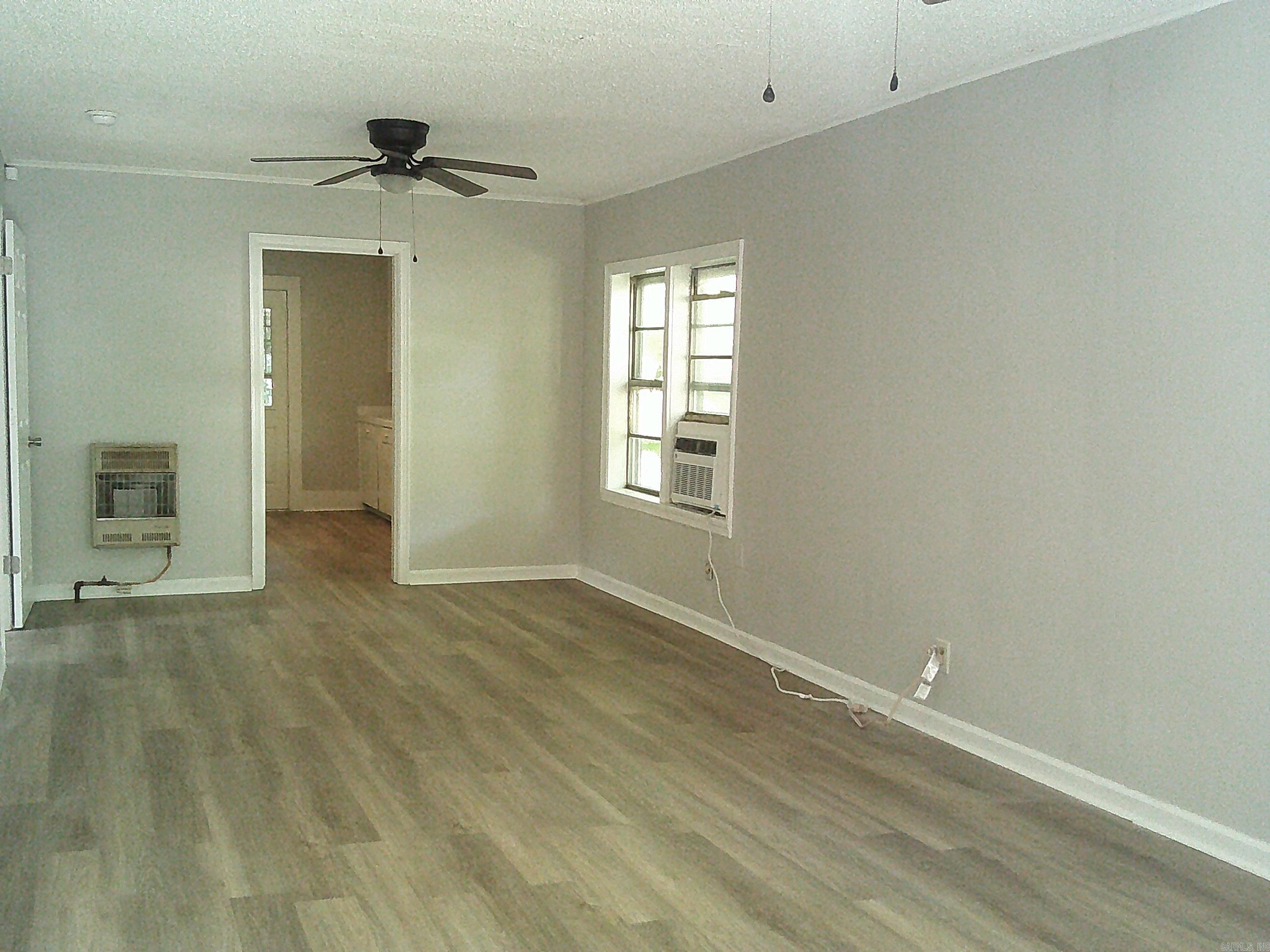 1005 Rector Property Photo 13