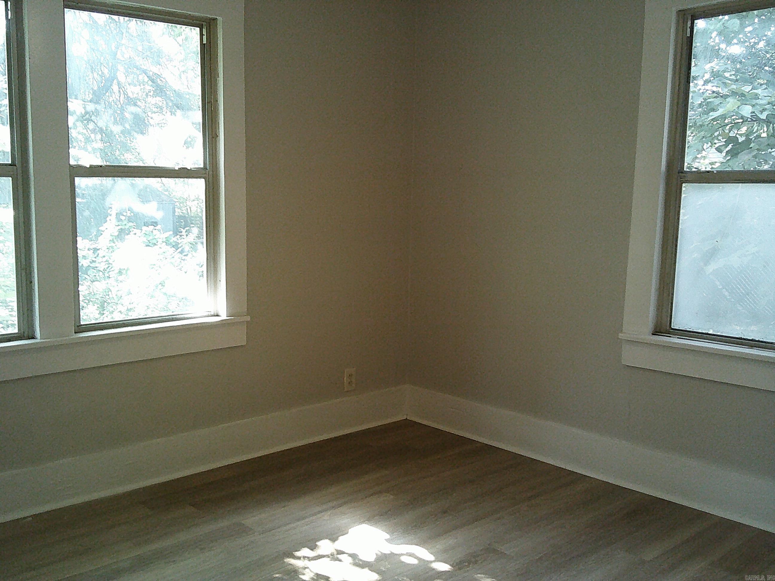 1005 Rector Property Photo 18