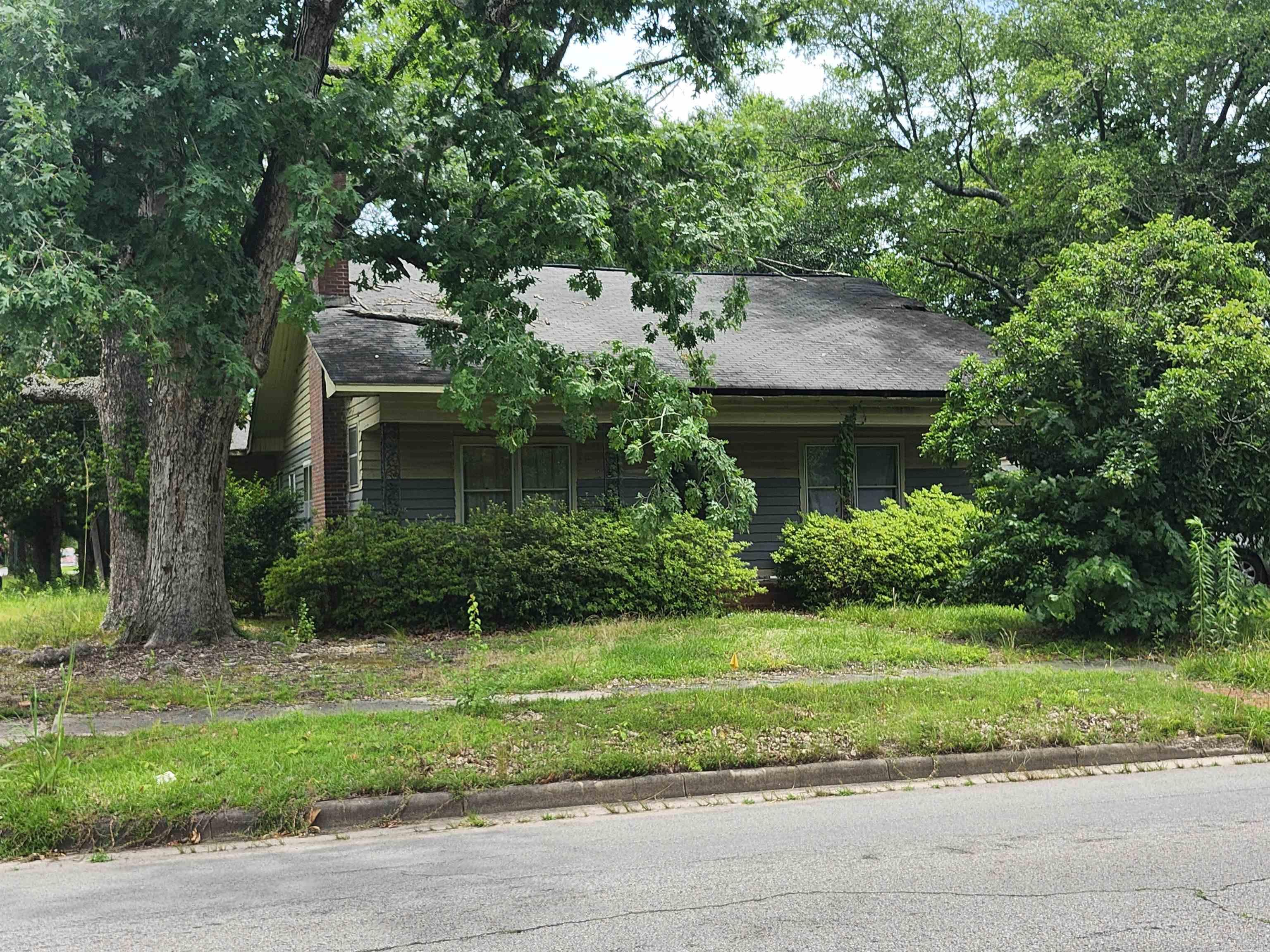 3501 S Cherry Property Photo 3