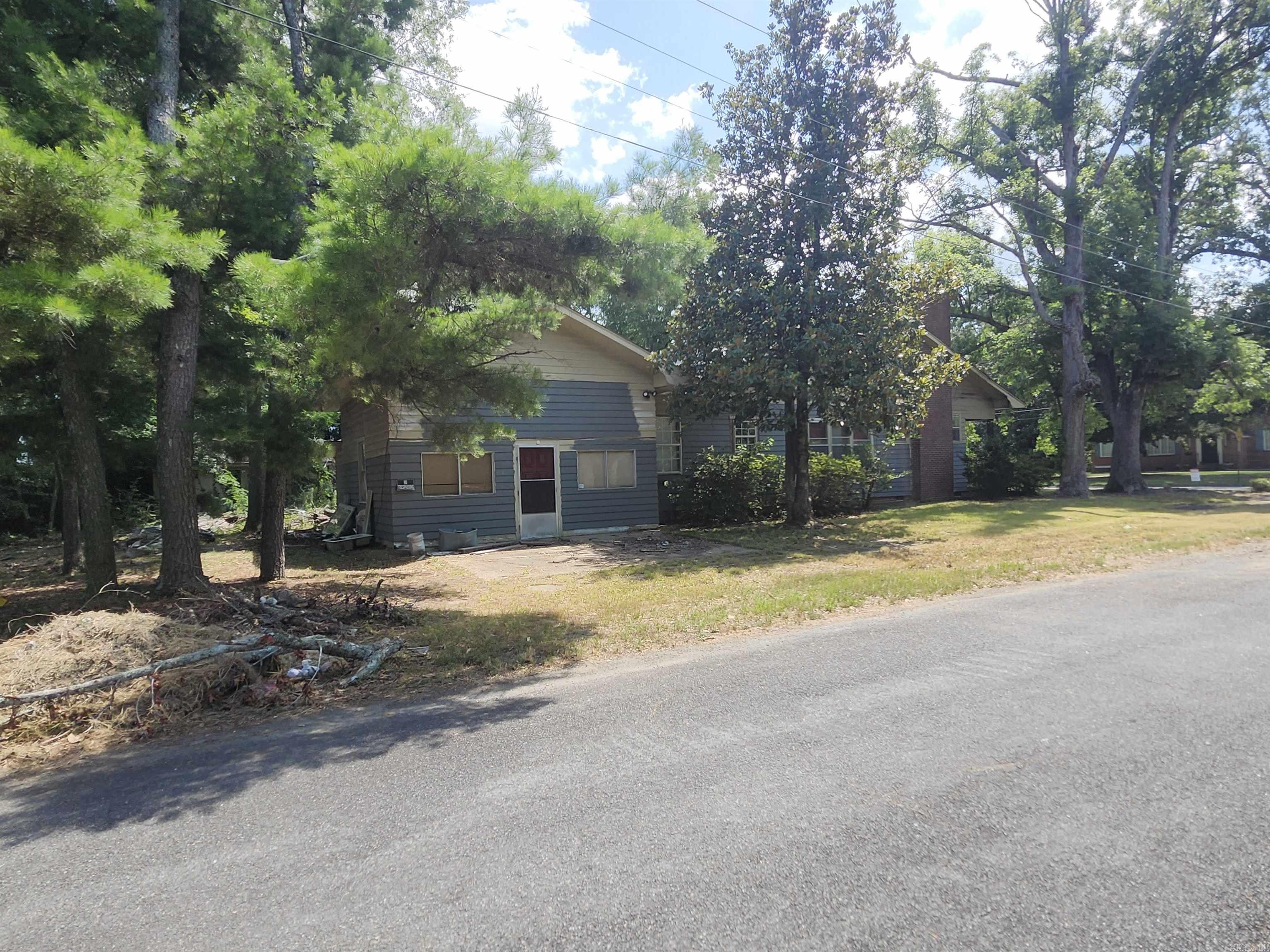 3501 S Cherry Property Photo 4