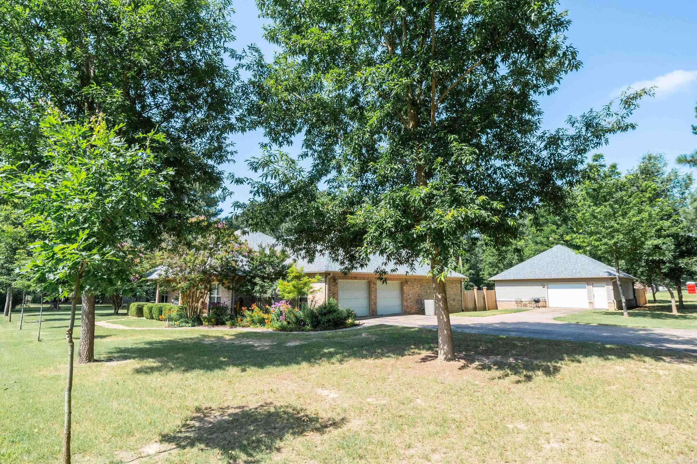 24 Sue Lane Property Photo 1