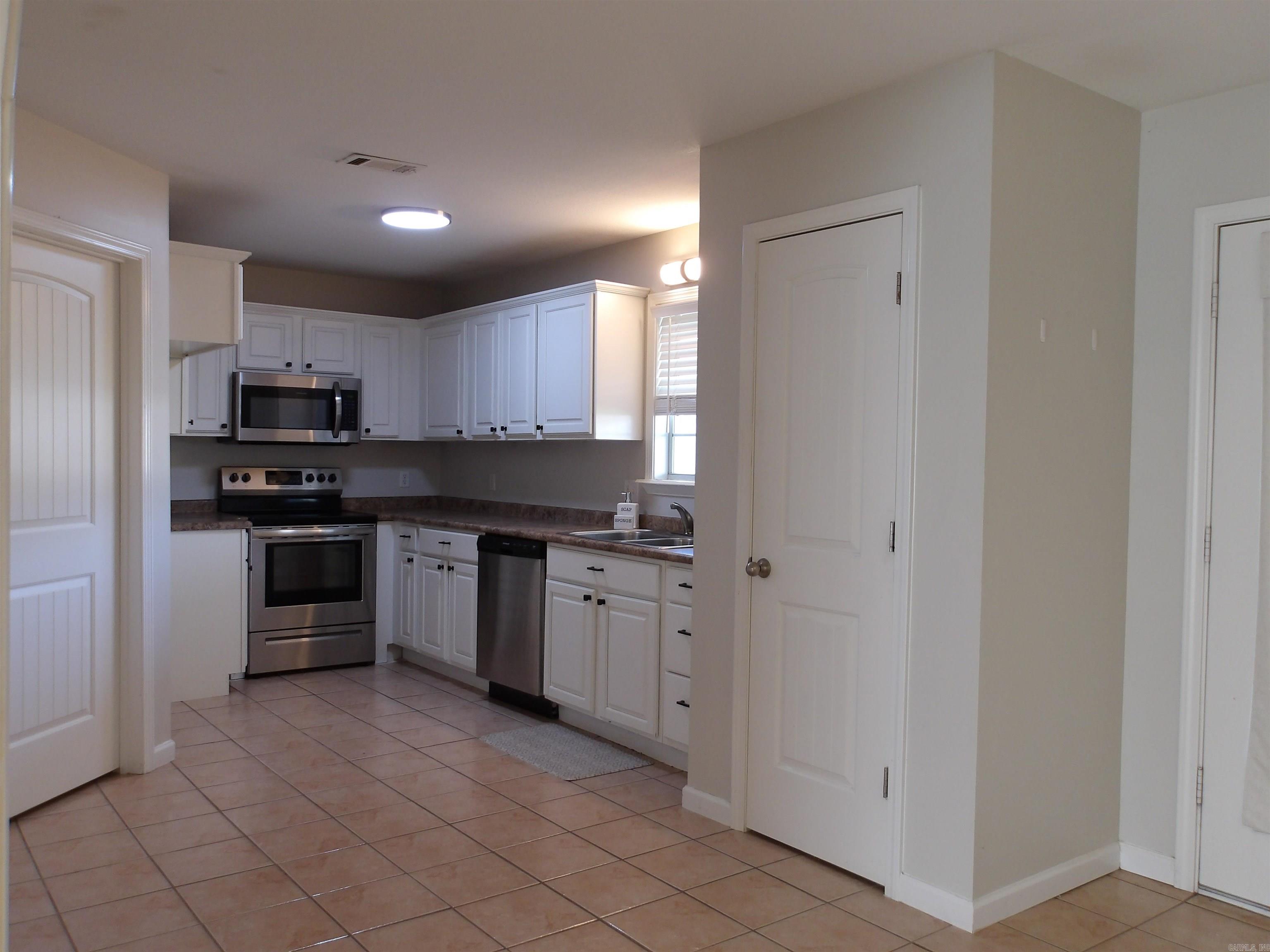 609 Marion Street Property Photo 14