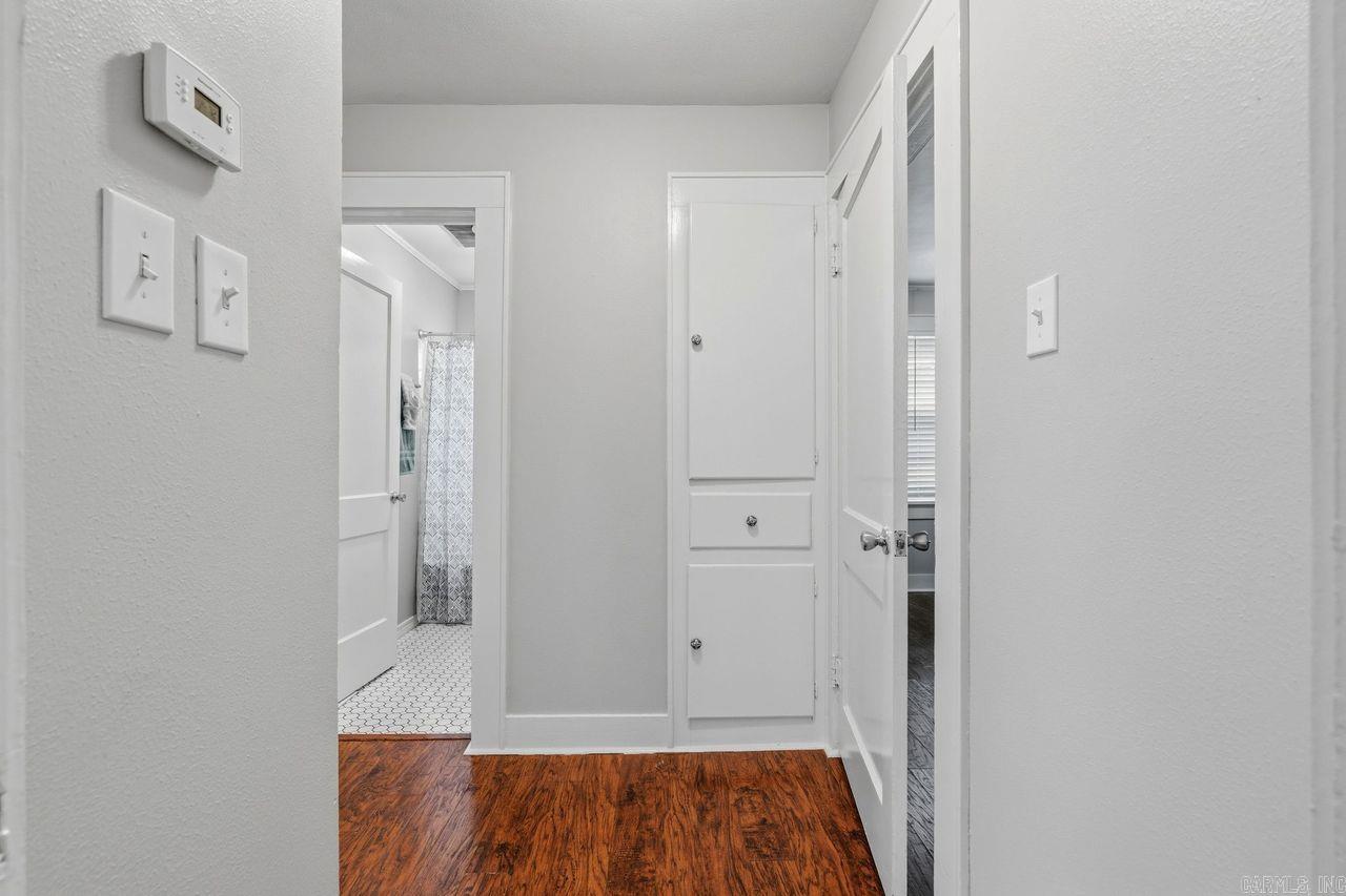347 Woodlawn Ave Property Photo 6