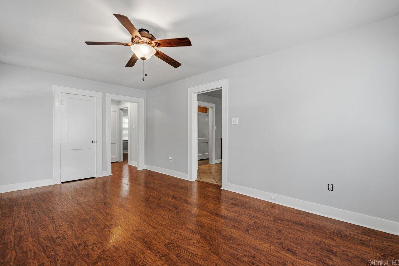 347 Woodlawn Ave Property Photo 7
