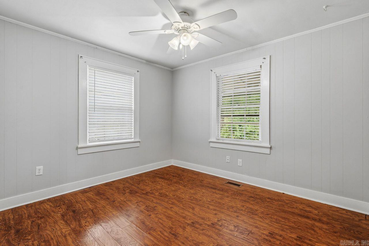 347 Woodlawn Ave Property Photo 11