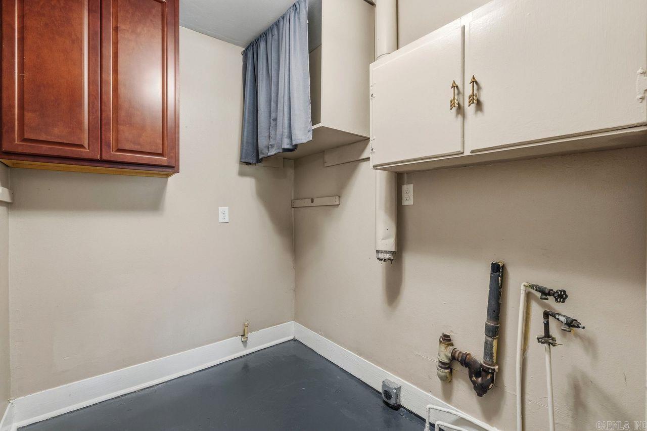 347 Woodlawn Ave Property Photo 16