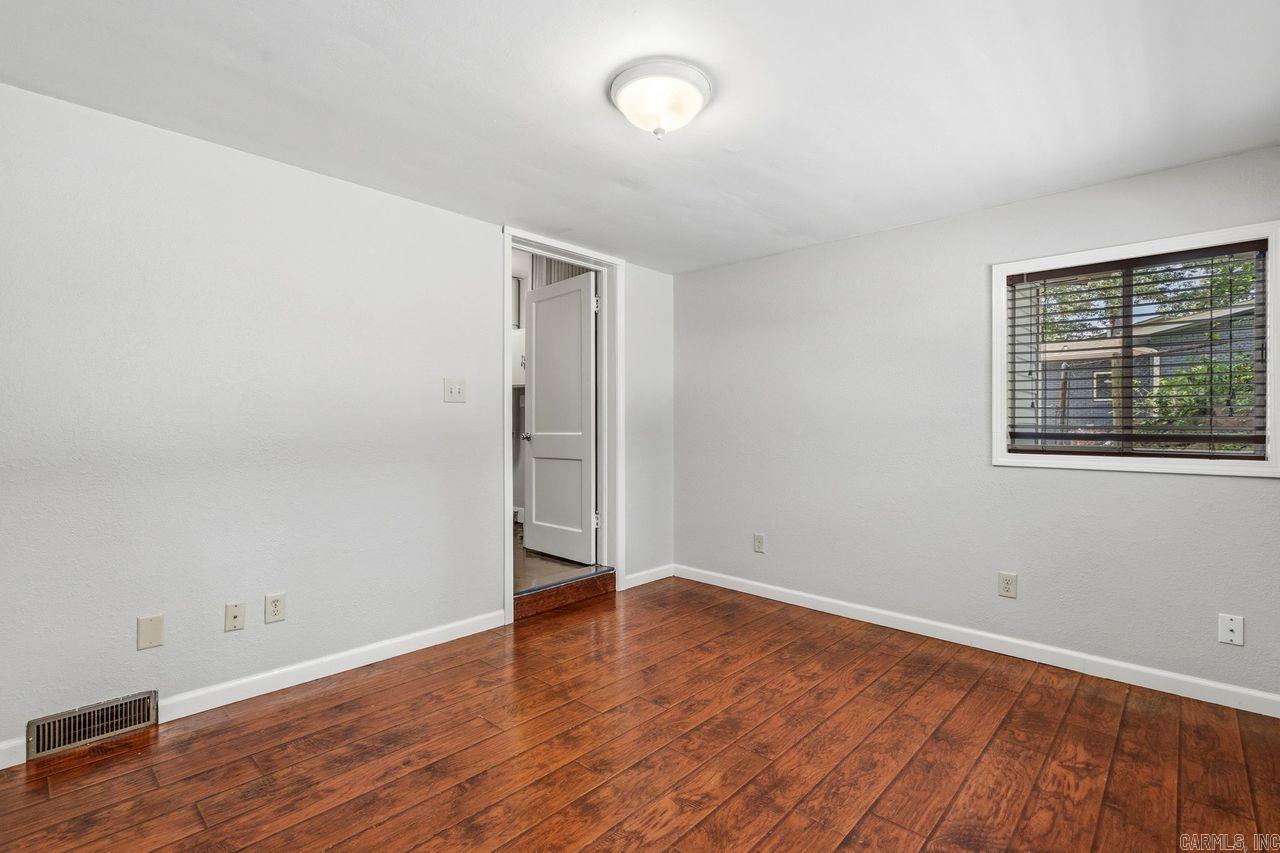 347 Woodlawn Ave Property Photo 17
