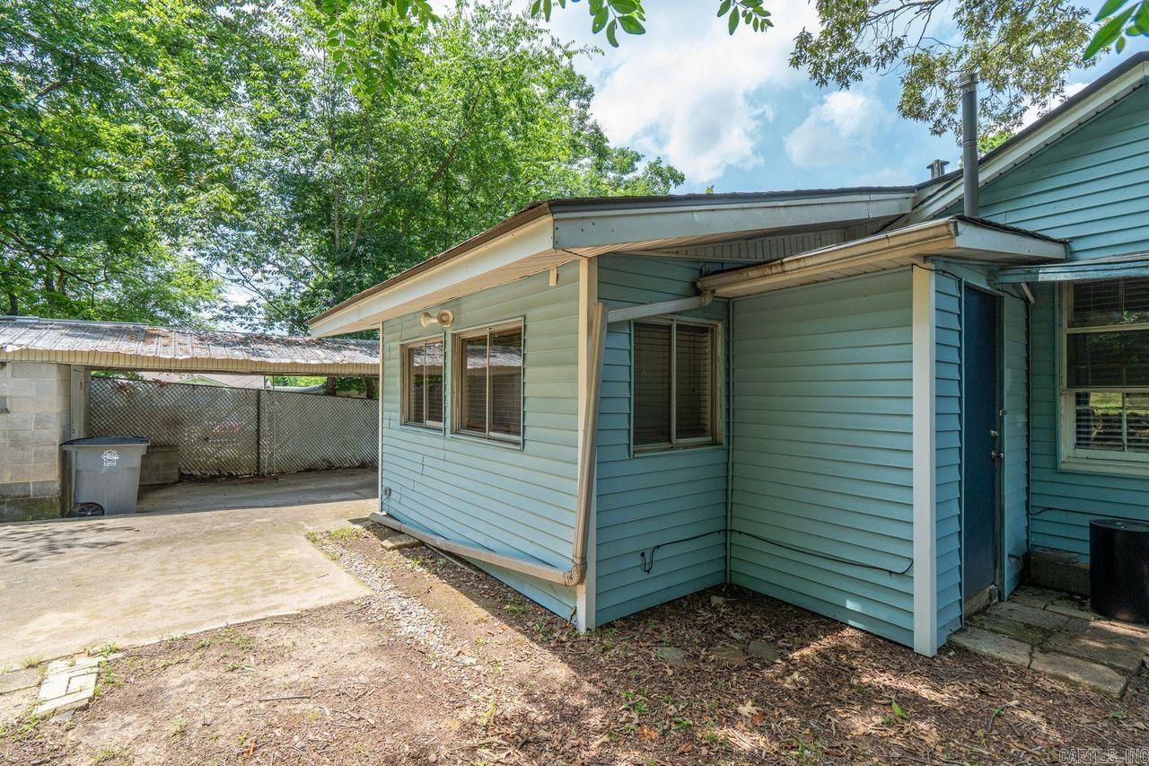 347 Woodlawn Ave Property Photo 21