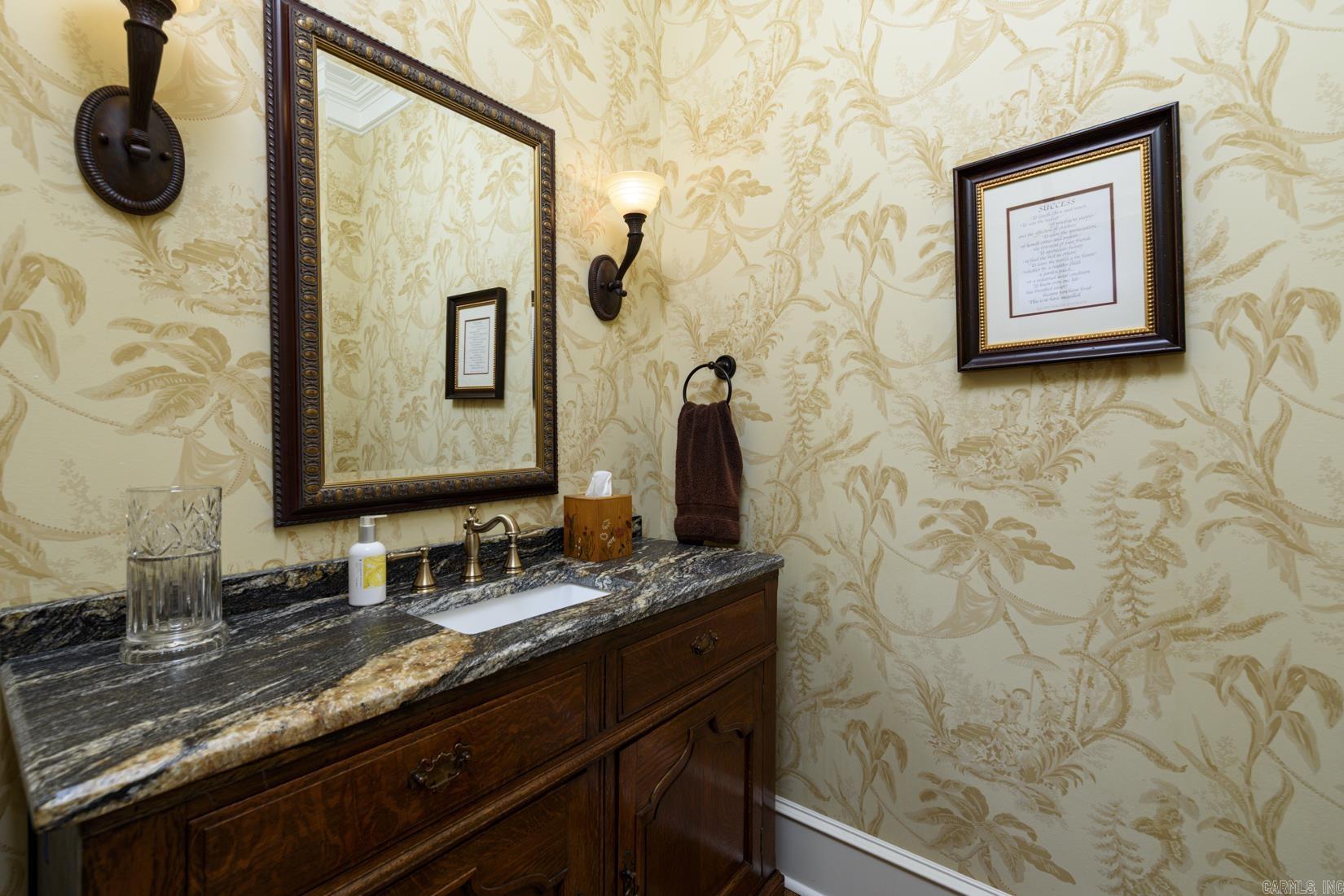 33 Alba Lane Property Photo 14