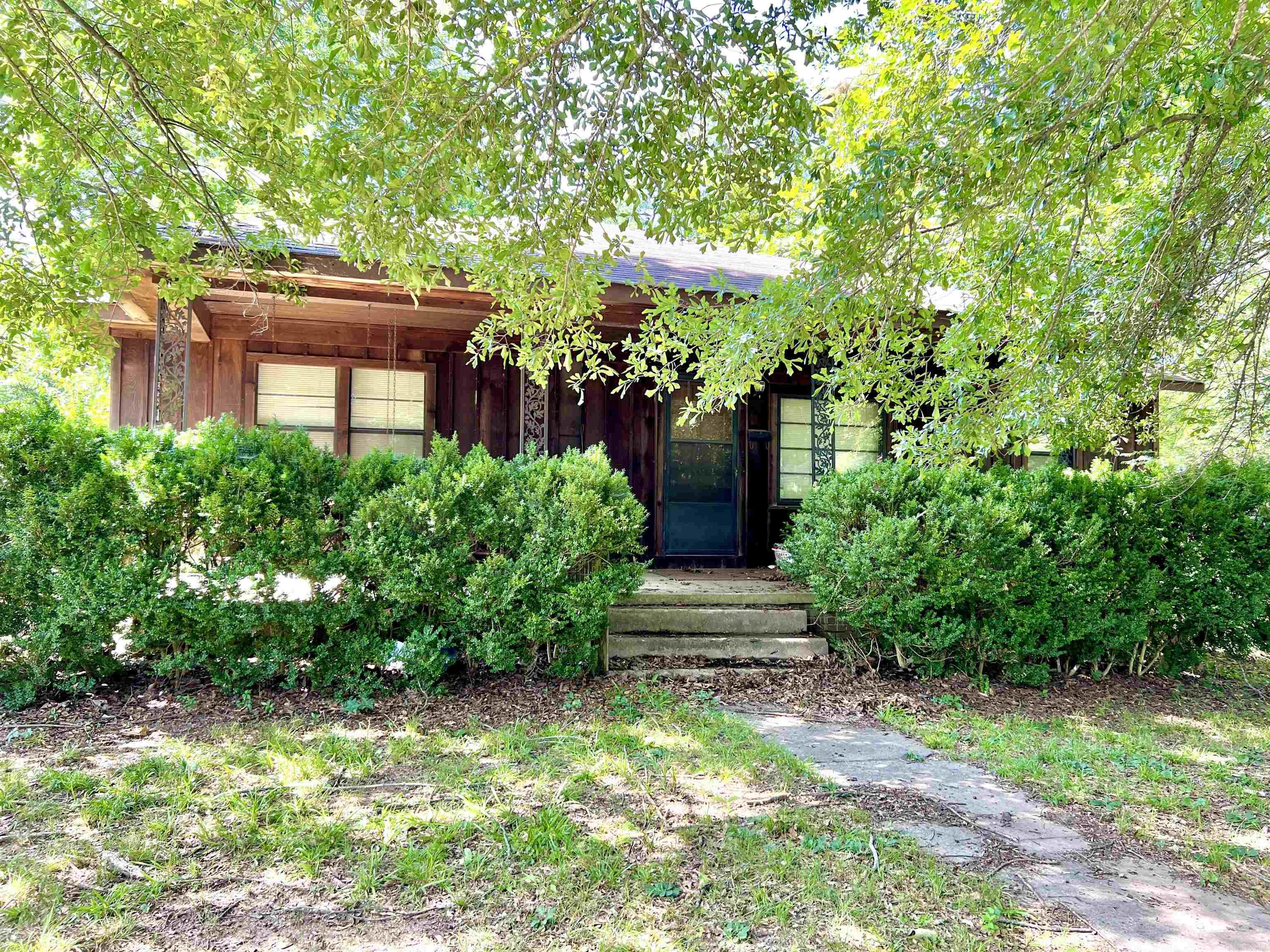 127 E Mill Street Property Photo 4