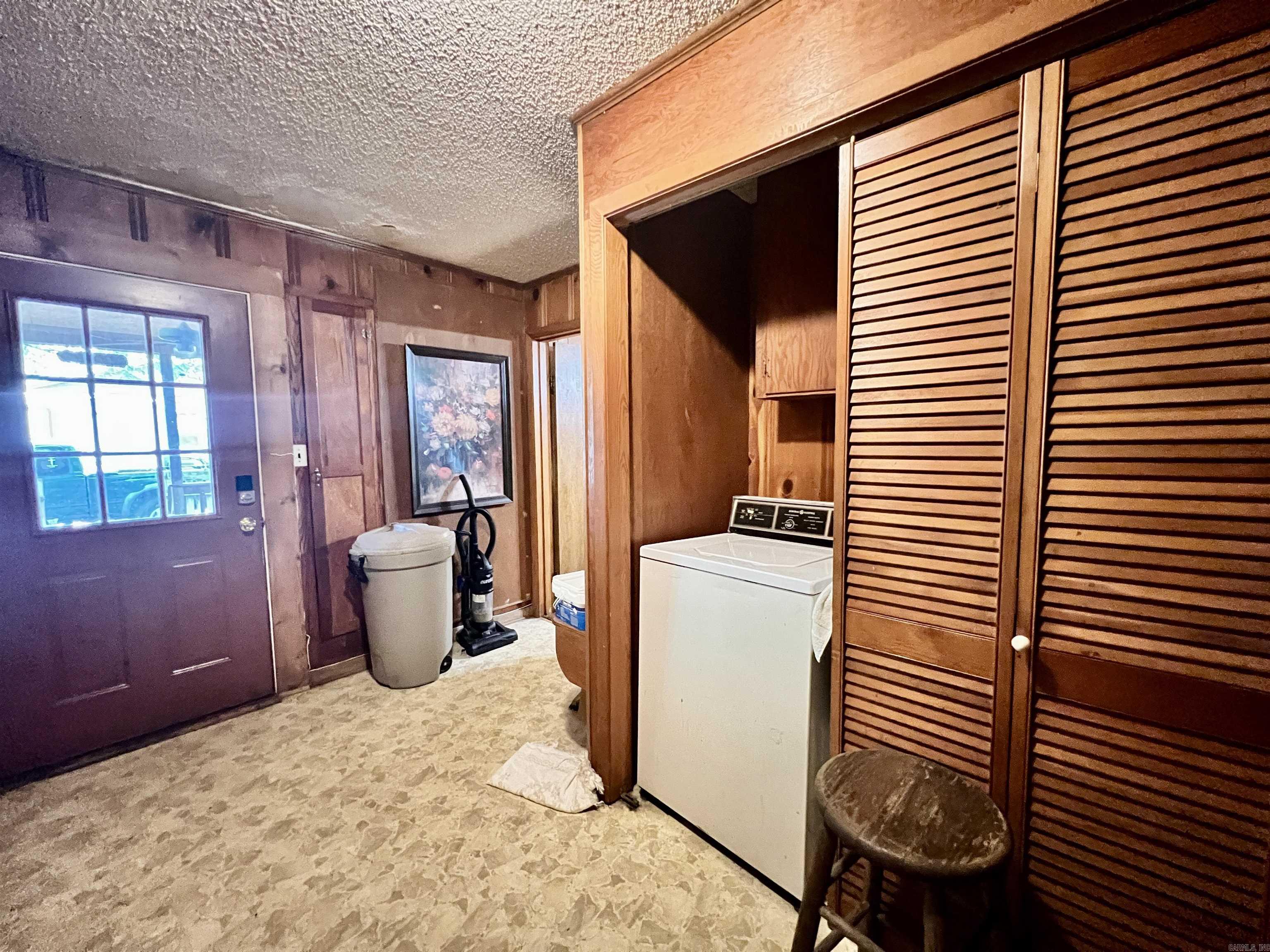 127 E Mill Street Property Photo 19