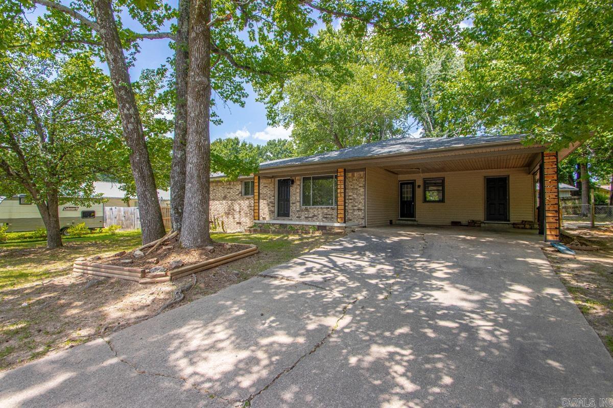 1025 Oakhurst Street Property Photo 2