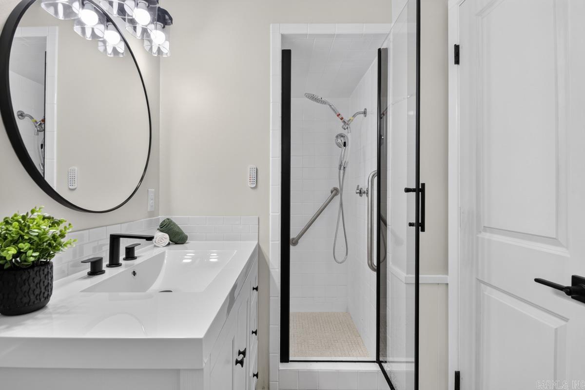 1025 Oakhurst Street Property Photo 21