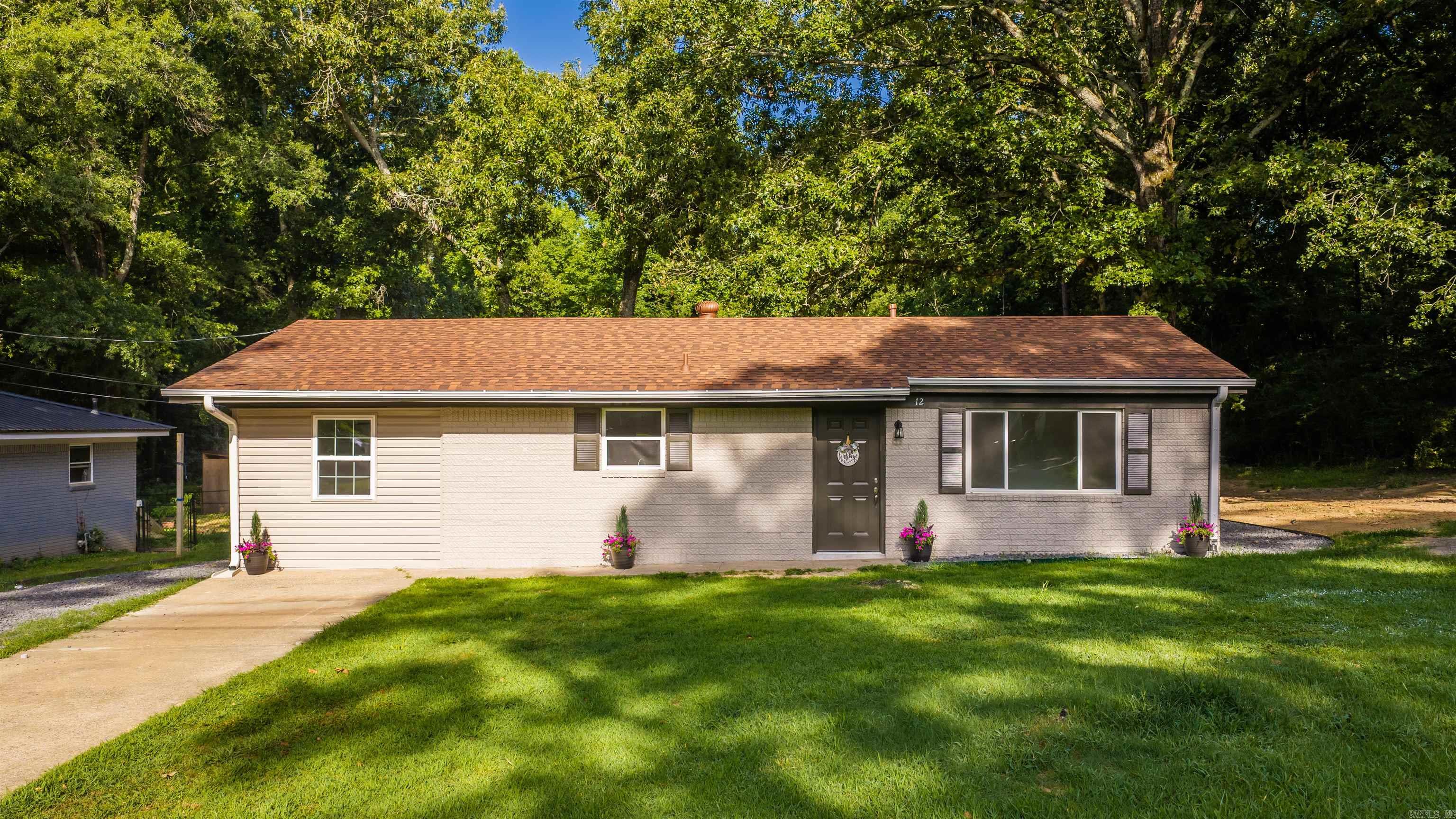 12 Lenox Drive Property Photo 8